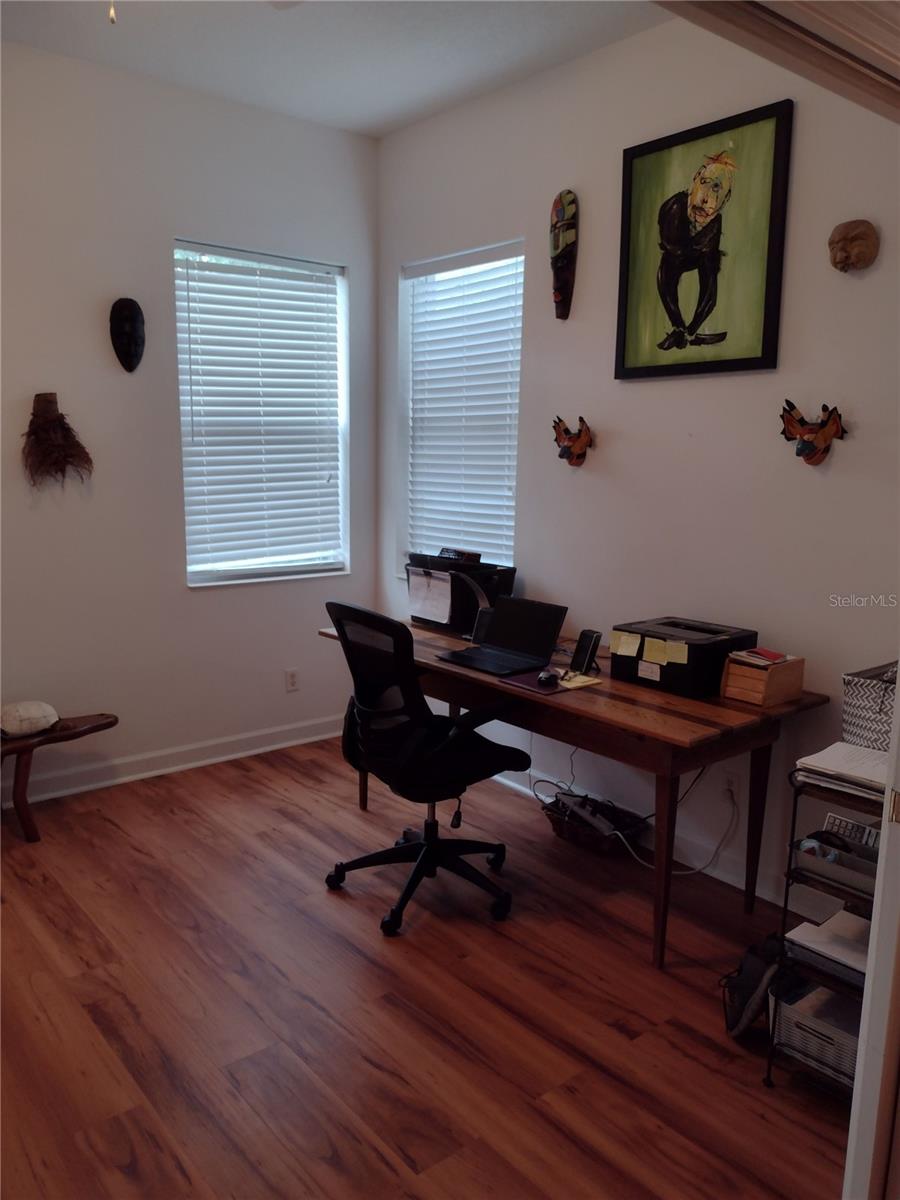 Image 23 of 31 For 2006 Bayside Avenue