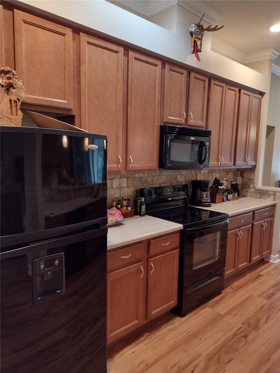 Image 7 of 31 For 2006 Bayside Avenue