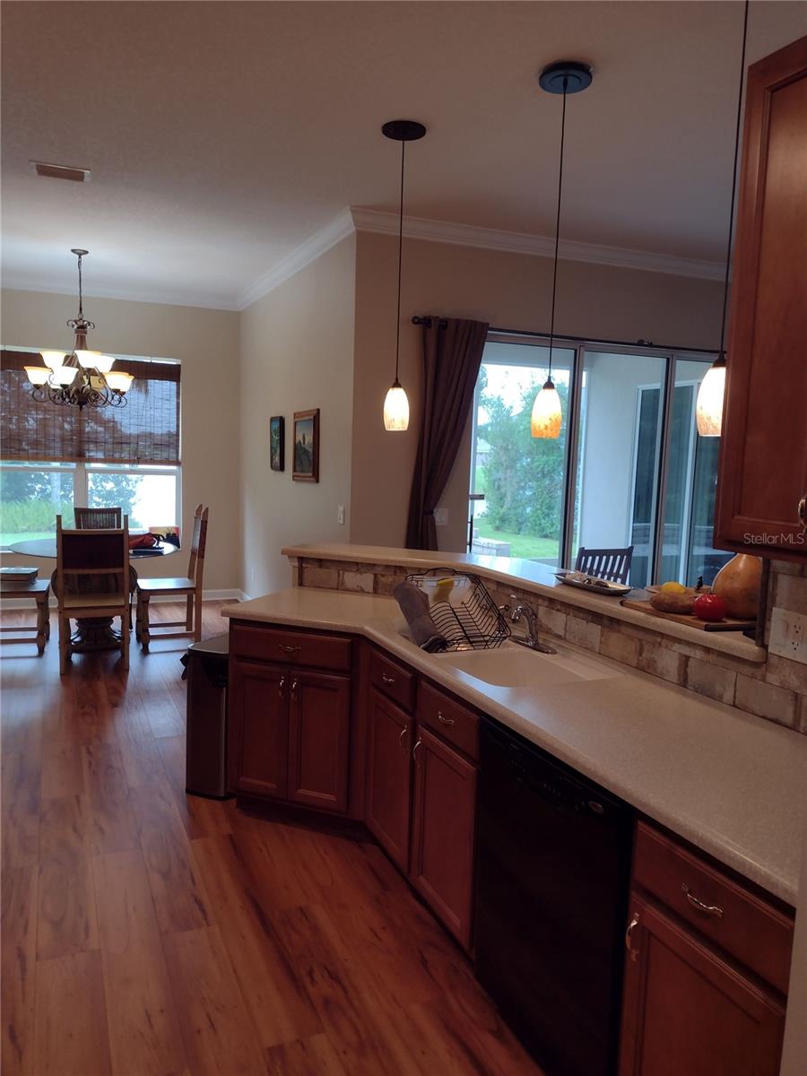 Image 8 of 31 For 2006 Bayside Avenue