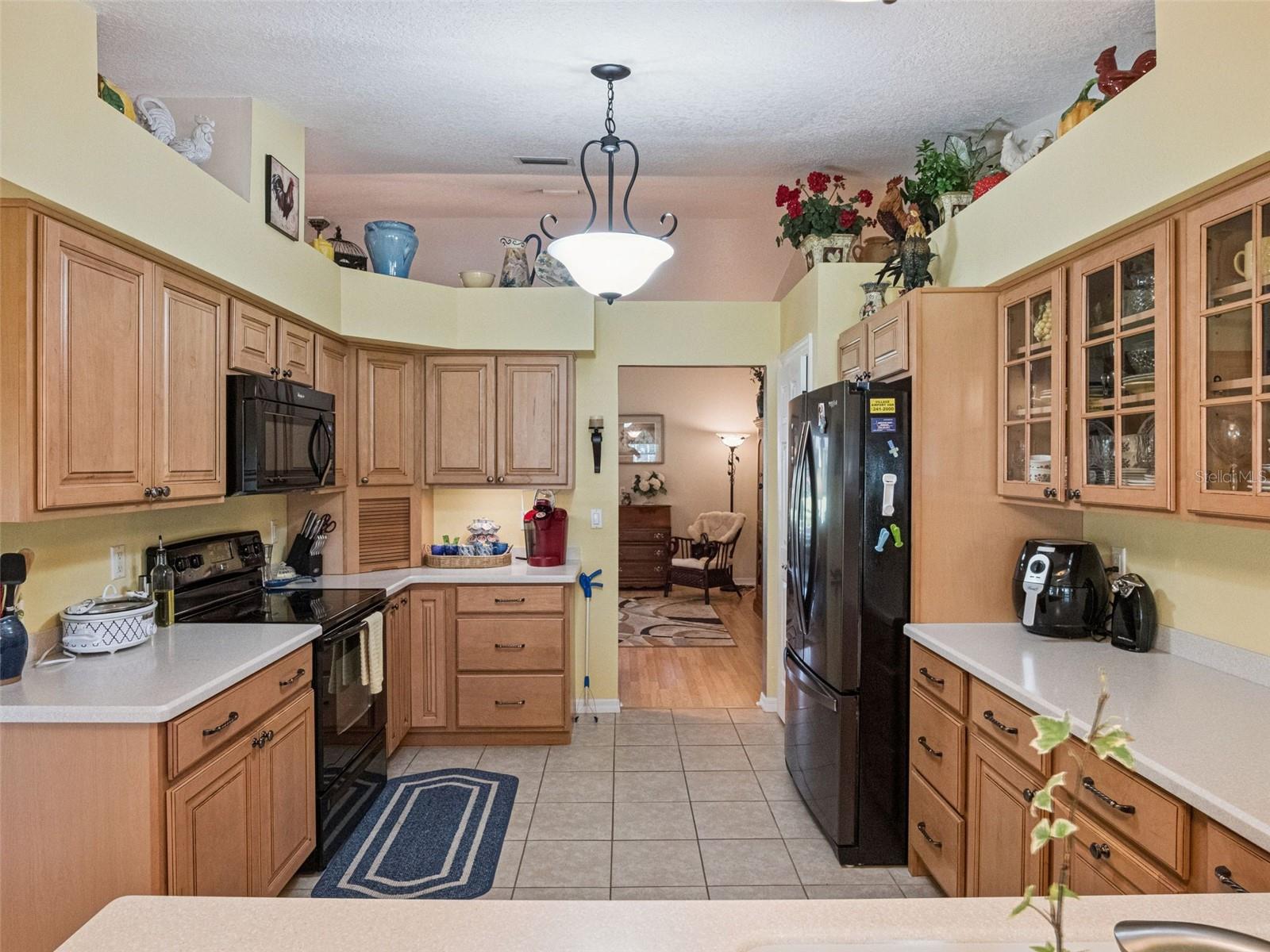 Image 13 of 62 For 21533 King Henry Avenue