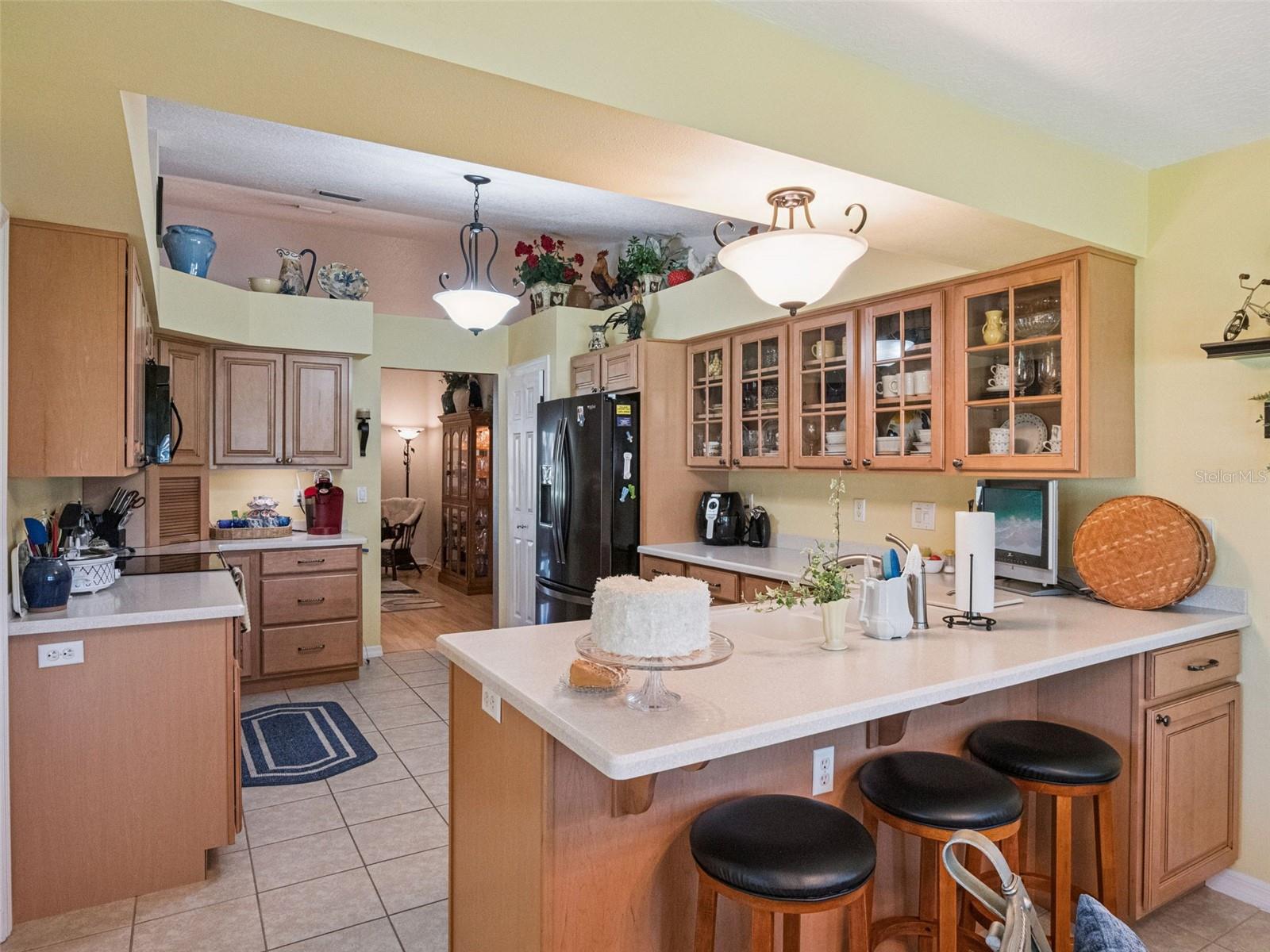 Image 14 of 62 For 21533 King Henry Avenue