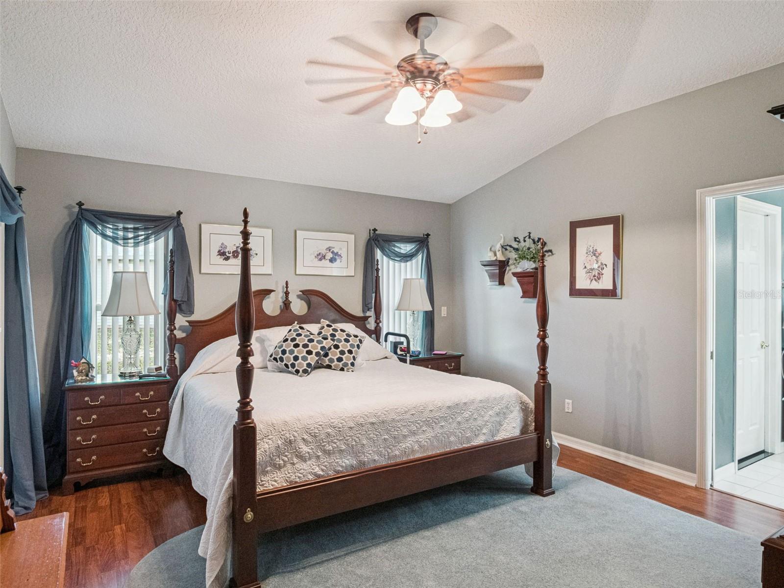 Image 15 of 62 For 21533 King Henry Avenue