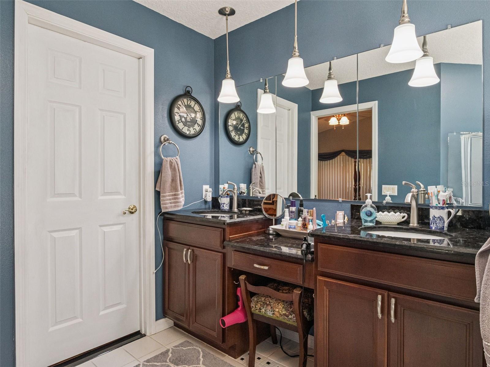 Image 18 of 62 For 21533 King Henry Avenue