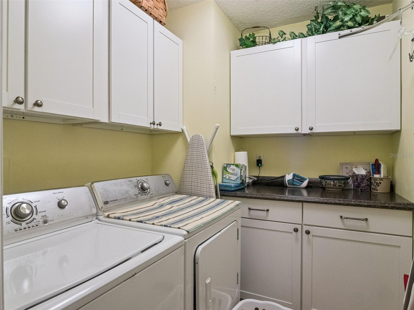 Image 22 of 62 For 21533 King Henry Avenue