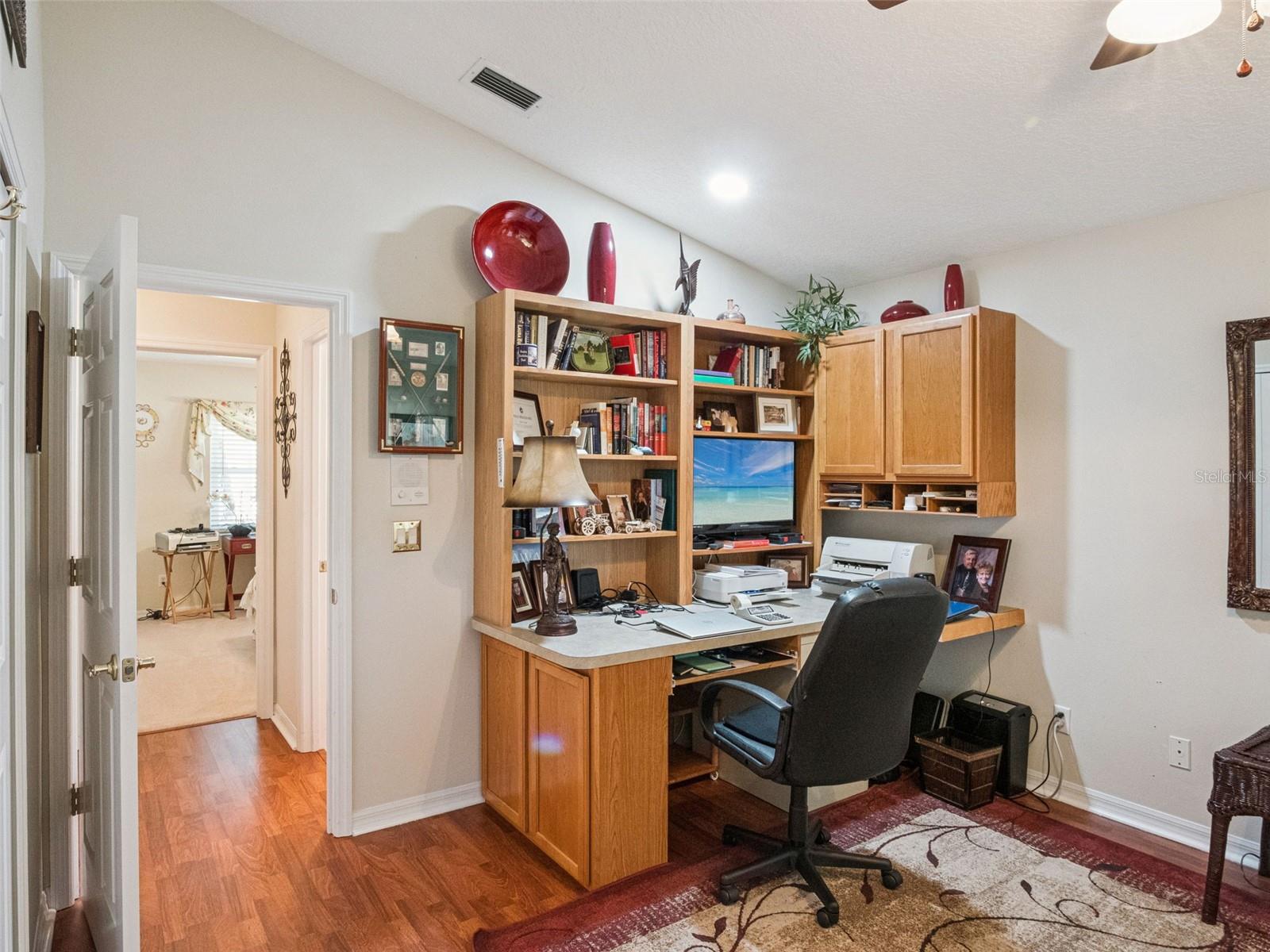 Image 23 of 62 For 21533 King Henry Avenue