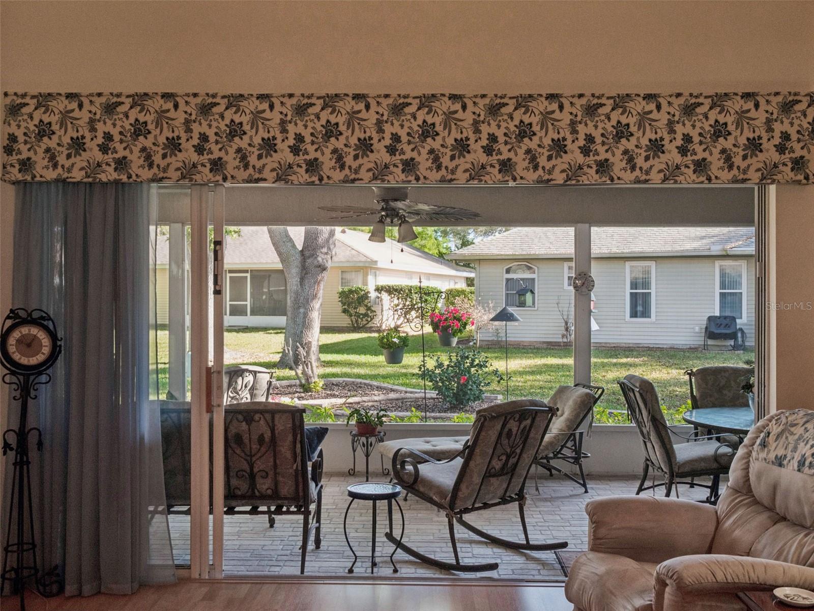 Image 24 of 62 For 21533 King Henry Avenue