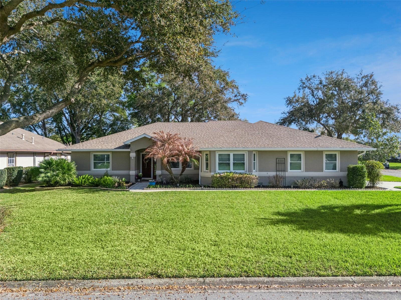 Image 3 of 62 For 21533 King Henry Avenue