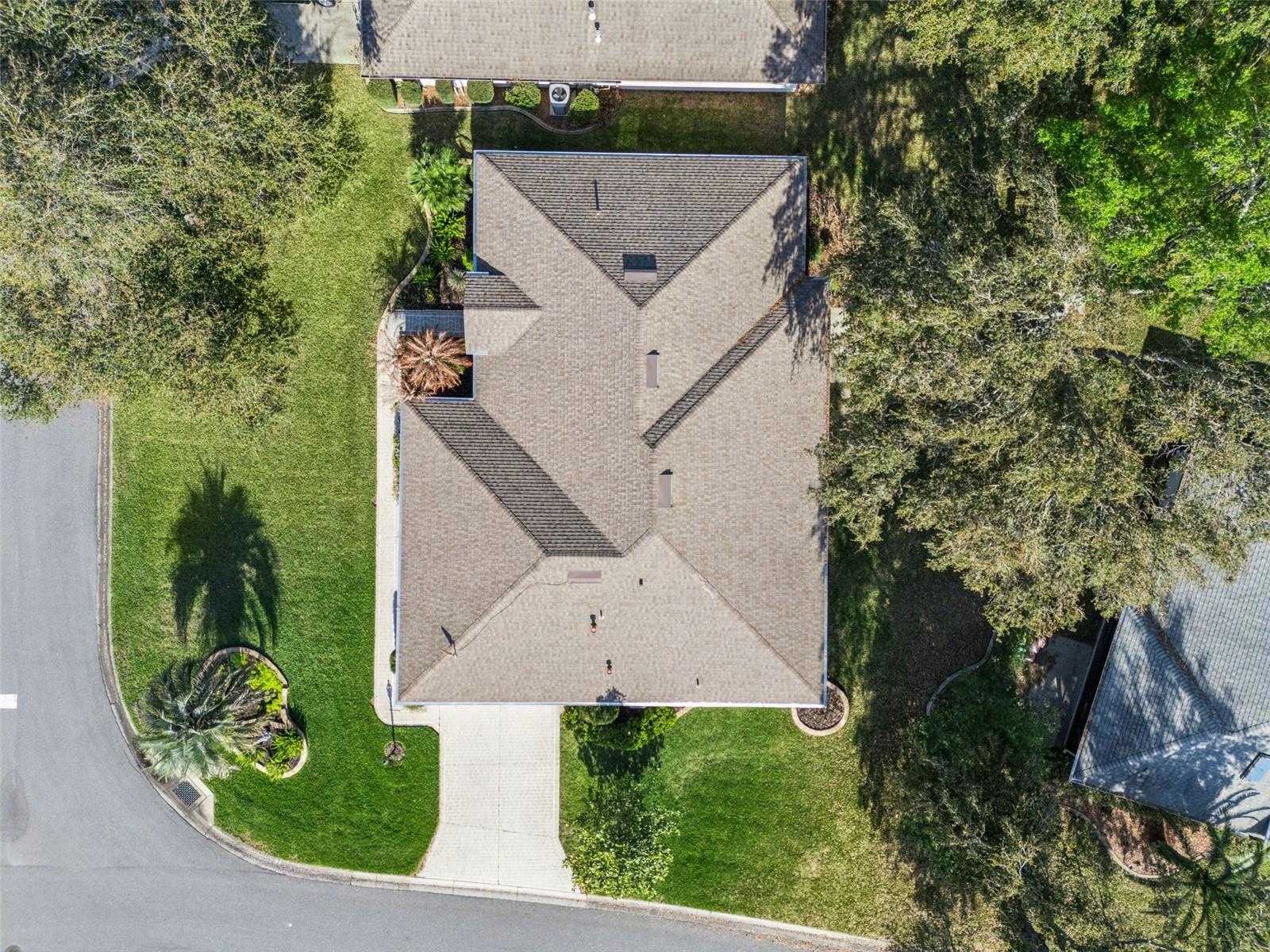 Image 32 of 62 For 21533 King Henry Avenue