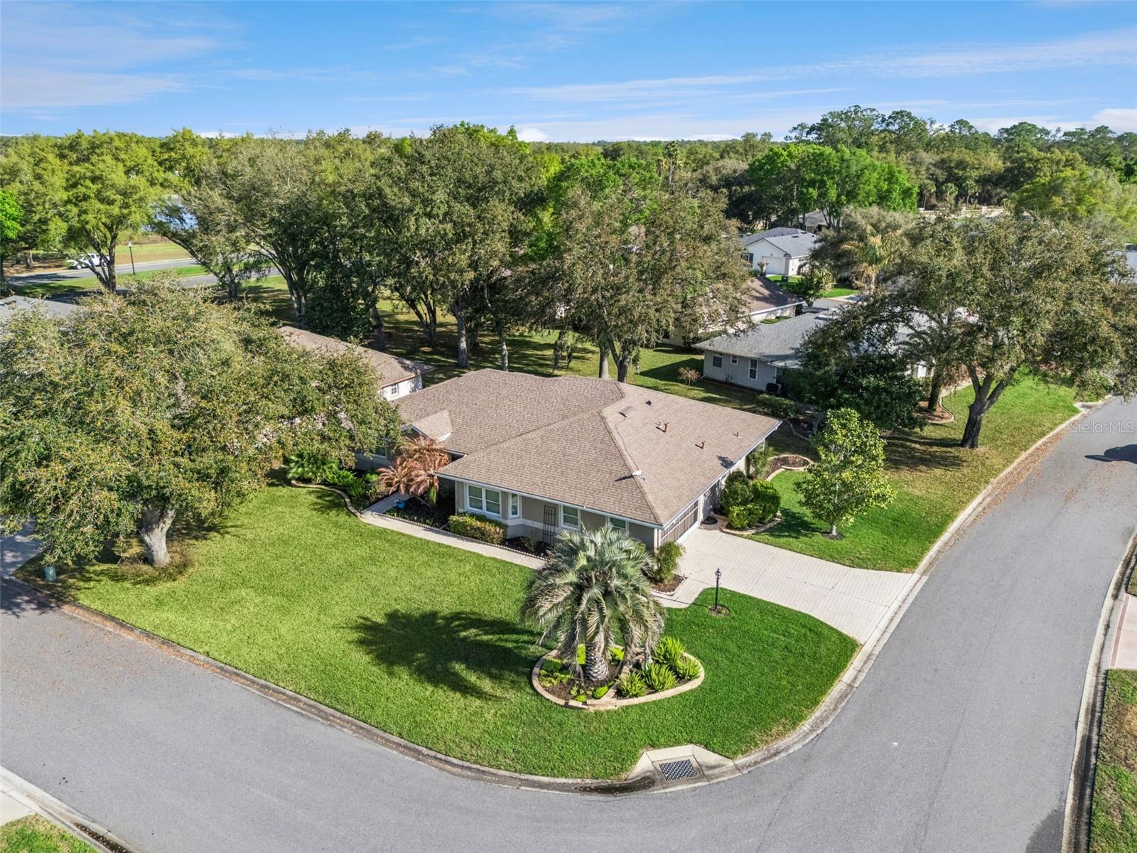 Image 36 of 62 For 21533 King Henry Avenue