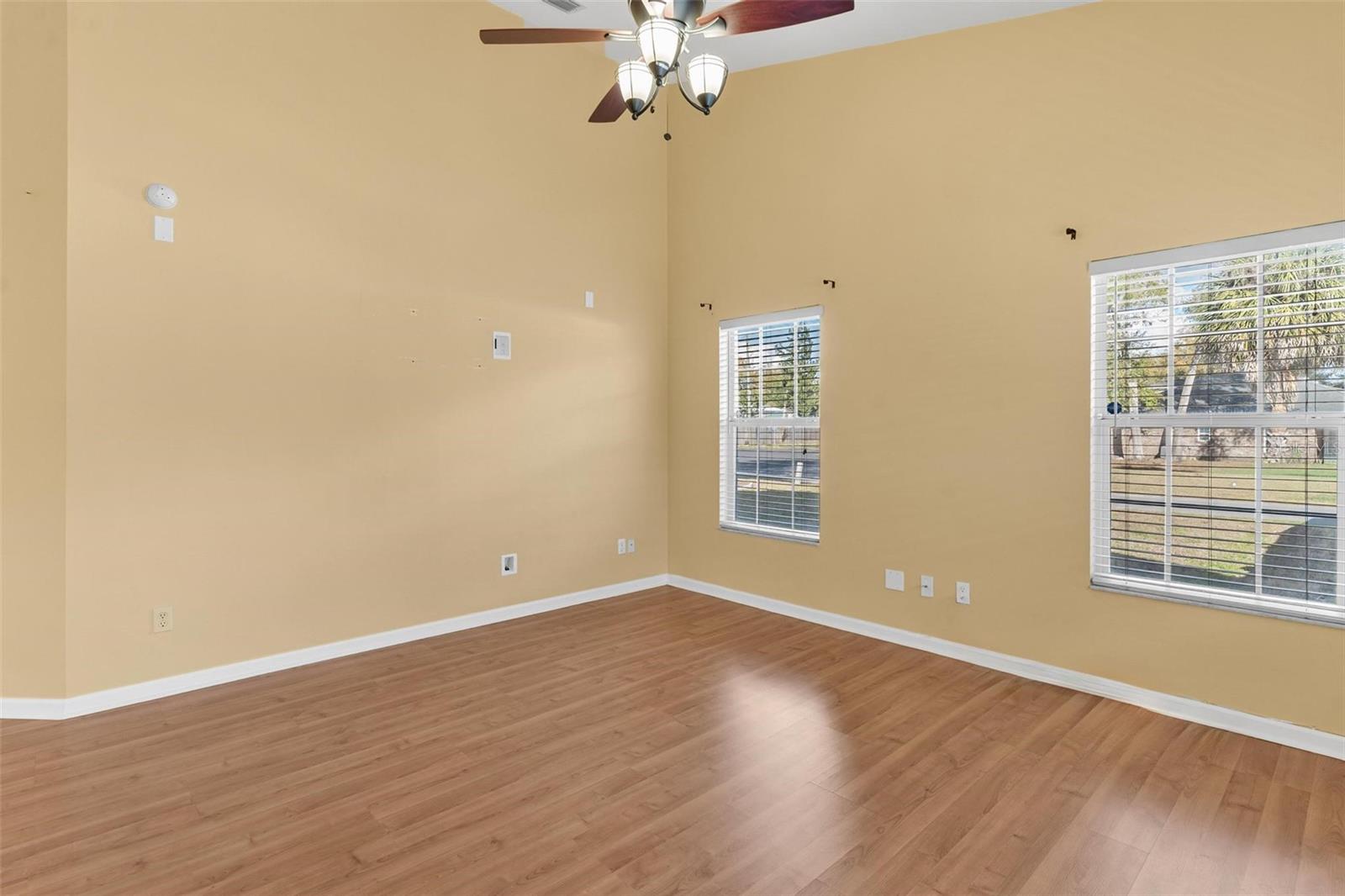 Image 10 of 55 For 25415 15th Avenue