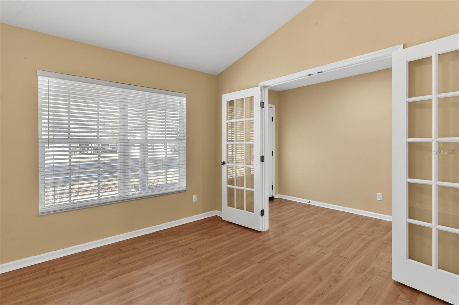 Image 19 of 55 For 25415 15th Avenue