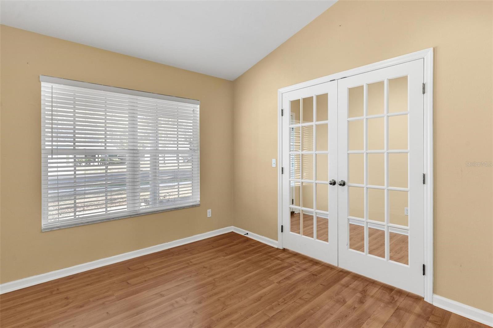 Image 20 of 55 For 25415 15th Avenue