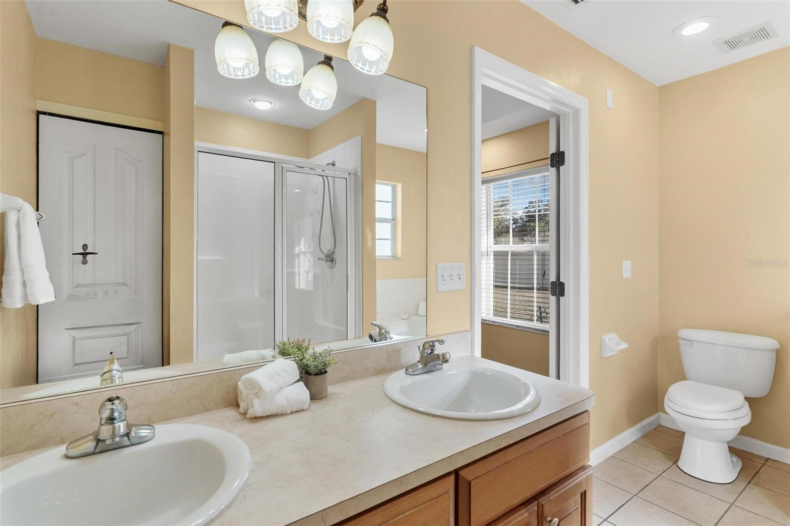 Image 26 of 55 For 25415 15th Avenue