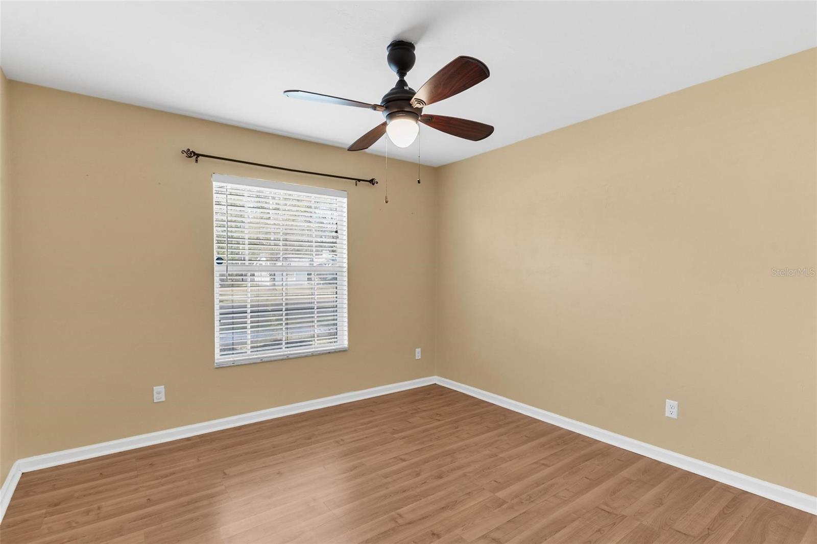 Image 29 of 55 For 25415 15th Avenue