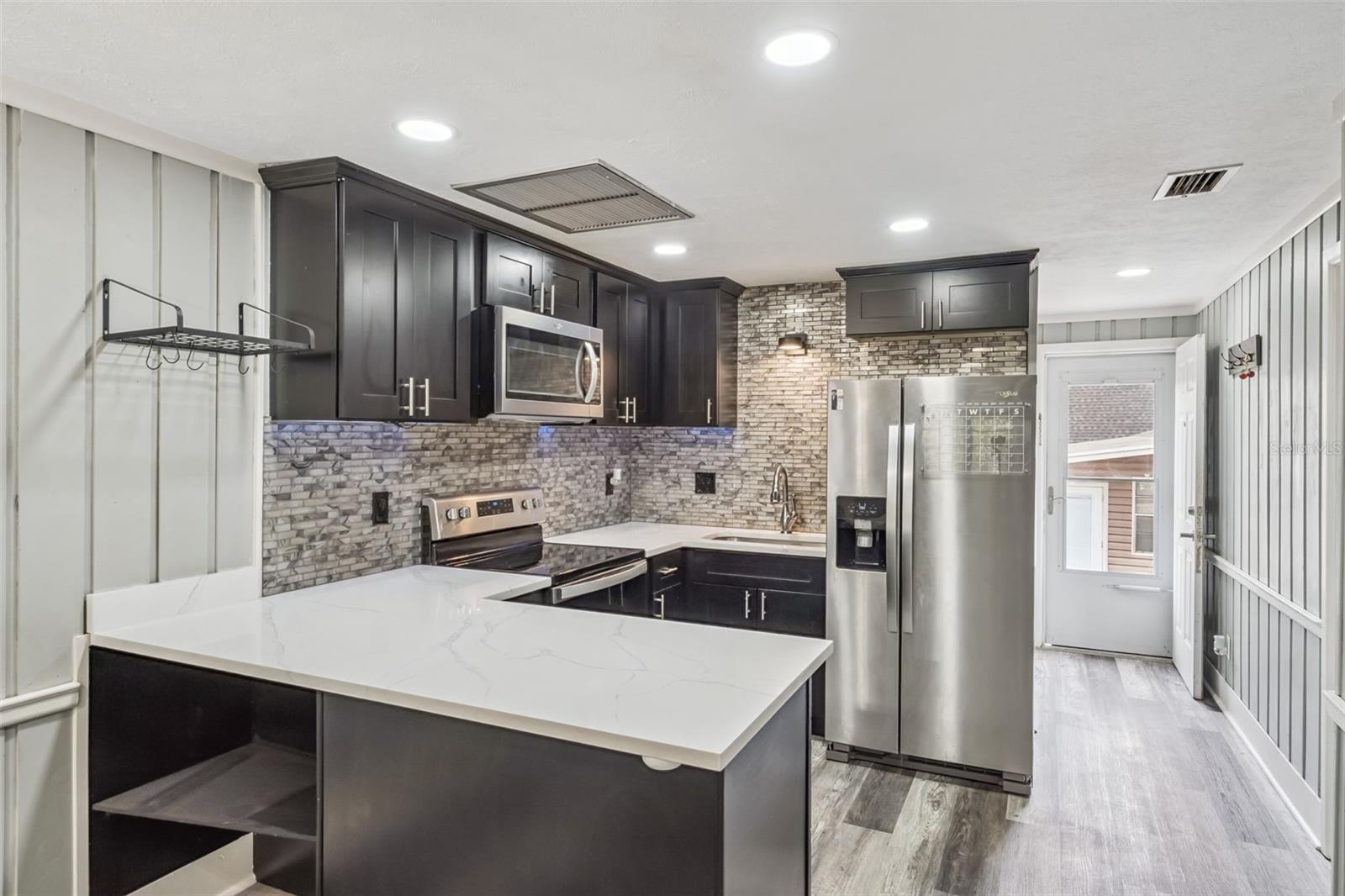 Image 7 of 32 For 10301 Us Highway 27  110-6a