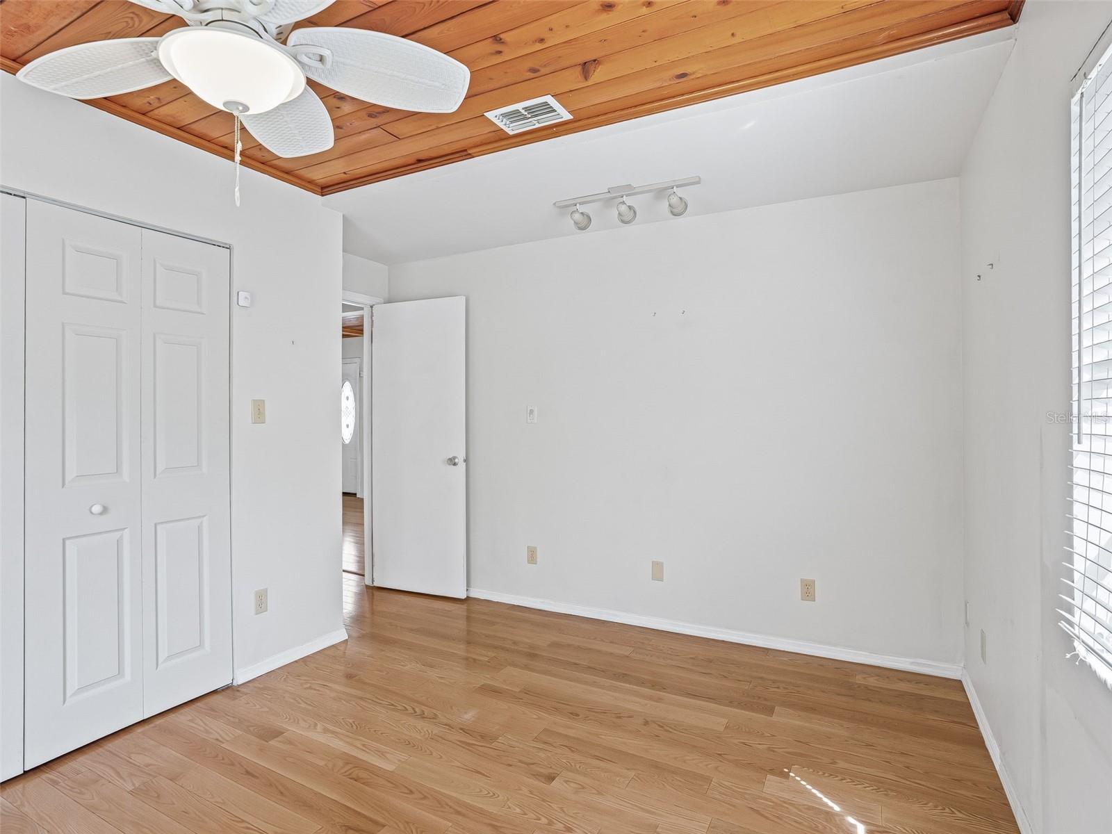 Image 11 of 32 For 8701 Cr 647 S