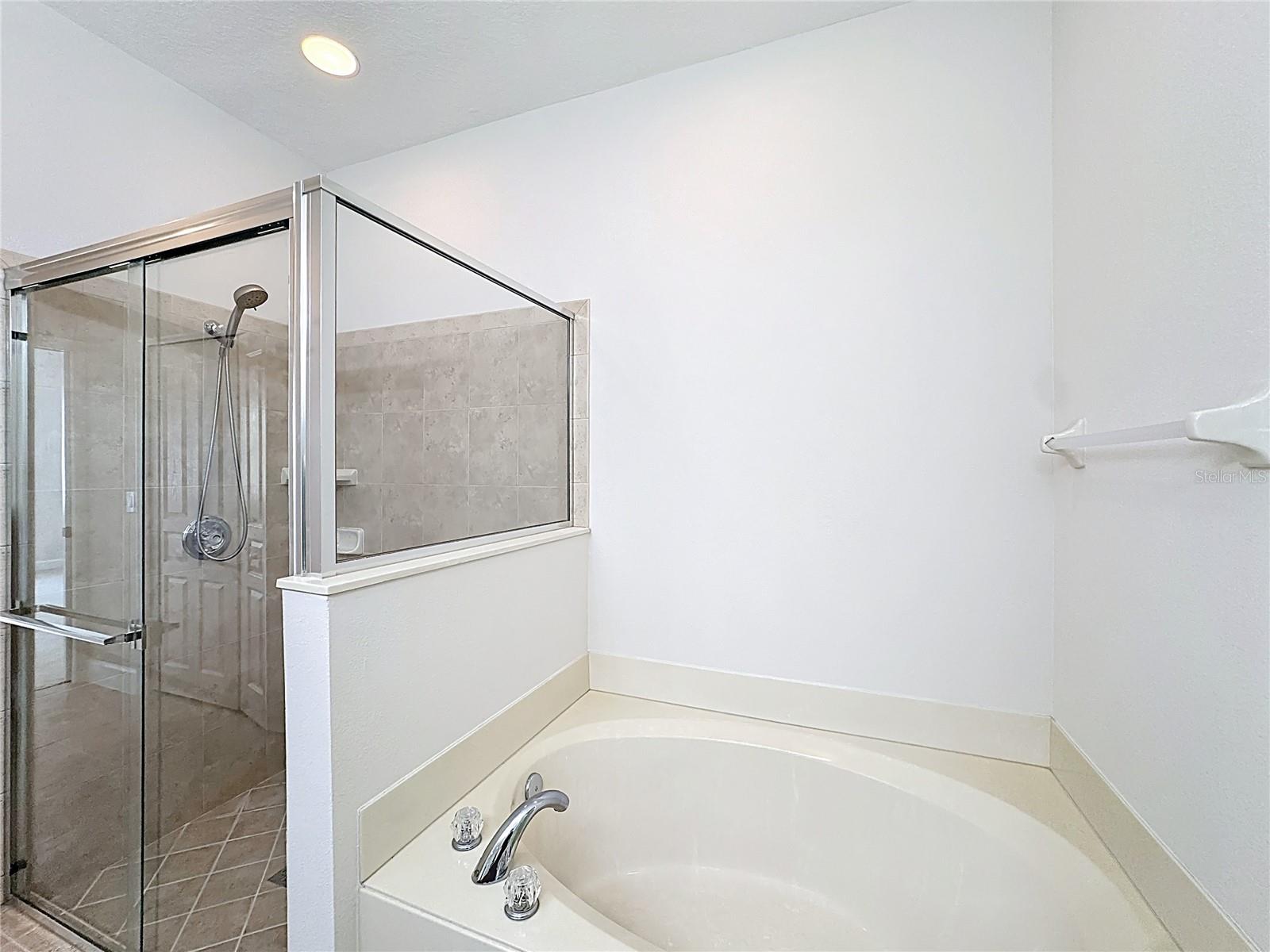 Image 28 of 47 For 23846 Sardinia Drive