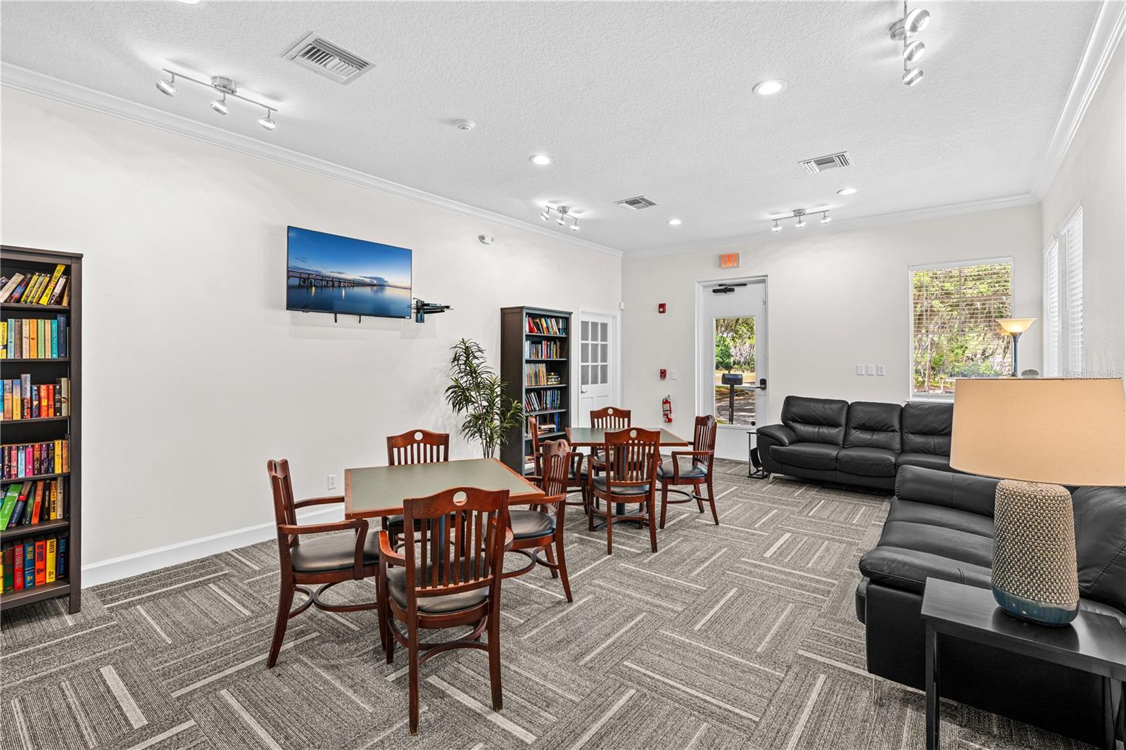 Image 38 of 43 For 10200 Spring Lake Drive