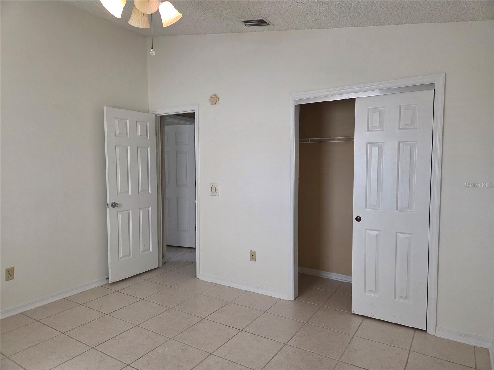 Image 11 of 23 For 739 Heathrow Avenue