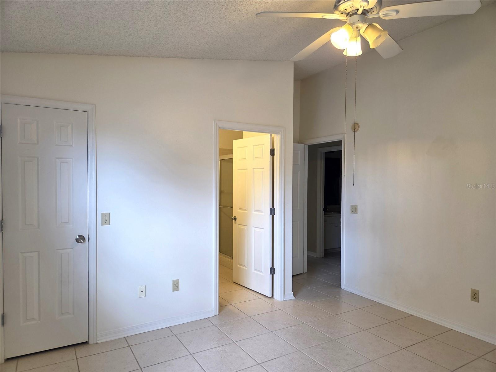 Image 14 of 23 For 739 Heathrow Avenue