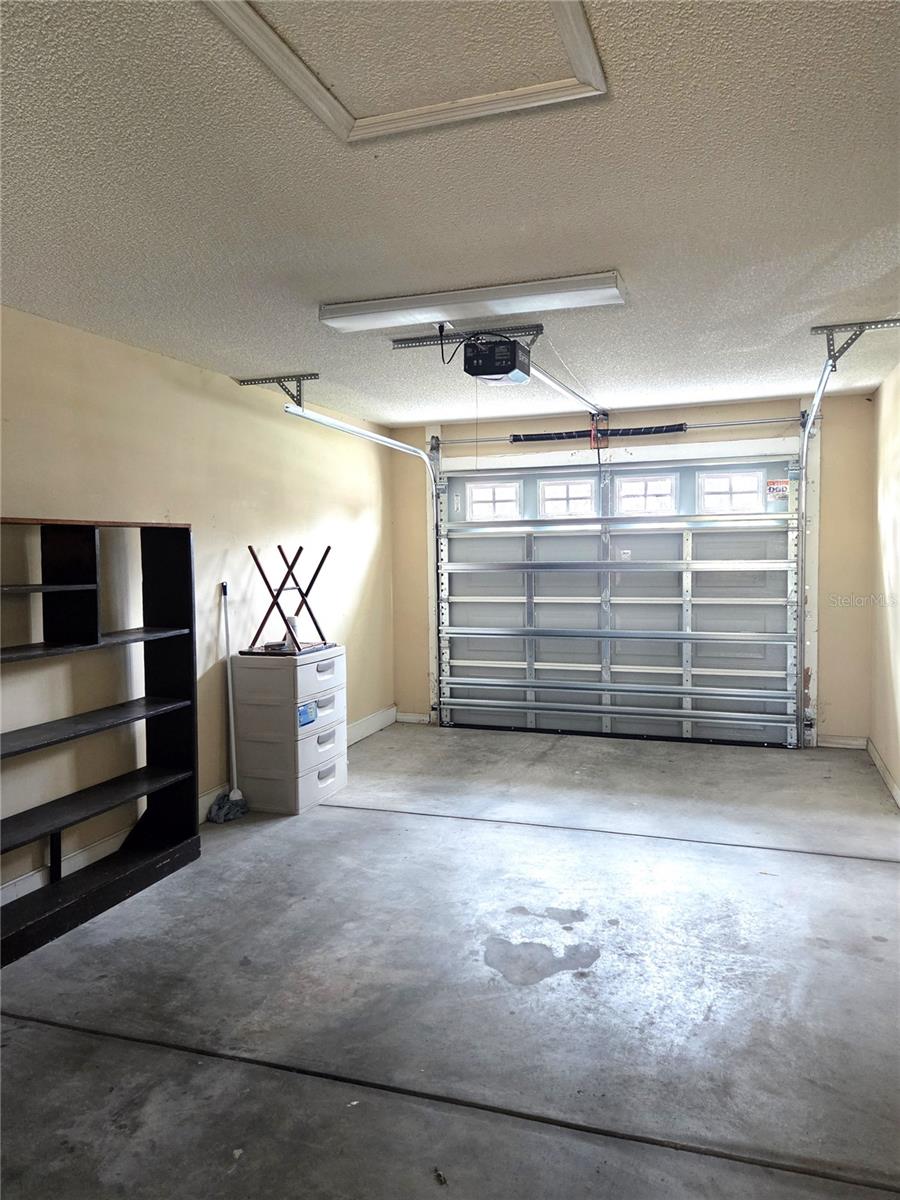 Image 18 of 23 For 739 Heathrow Avenue