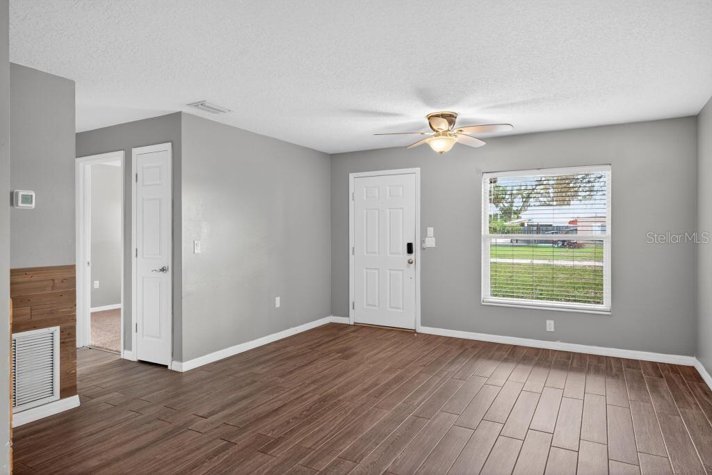 Image 12 of 37 For 42210 Lakeview Drive