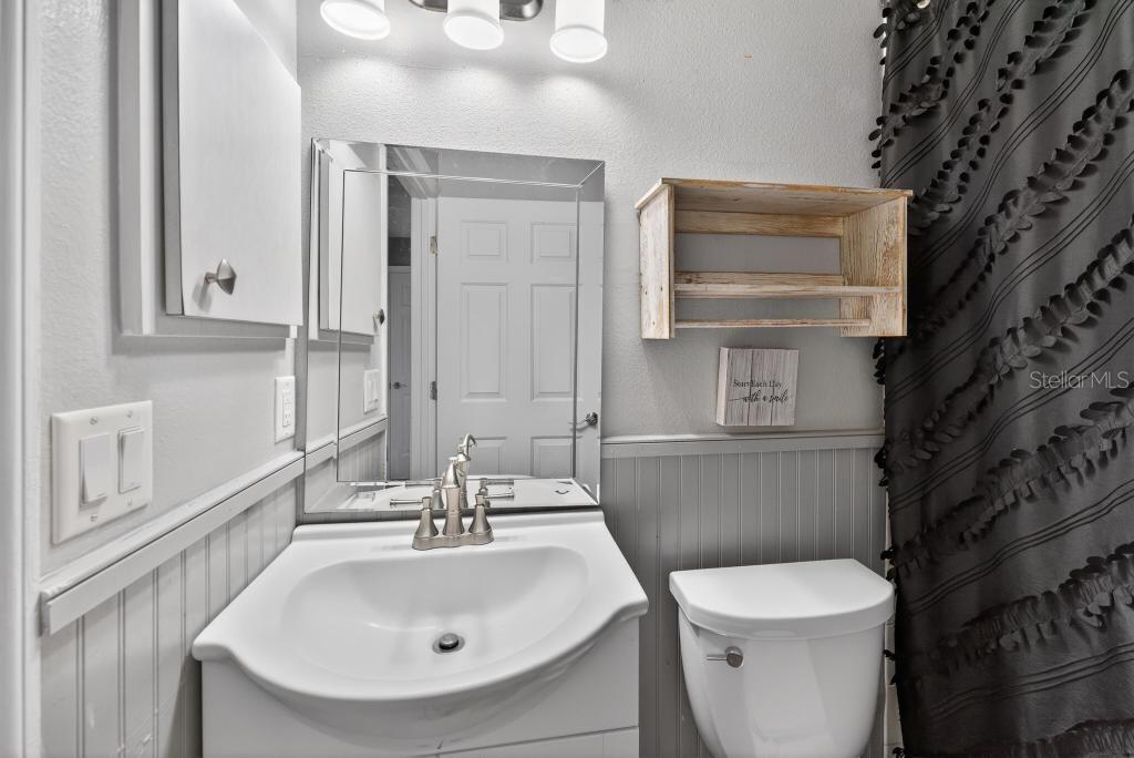 Image 28 of 37 For 42210 Lakeview Drive