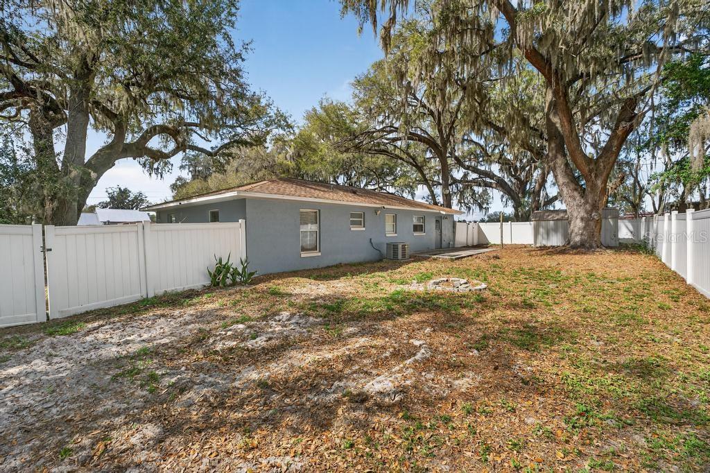 Image 32 of 37 For 42210 Lakeview Drive