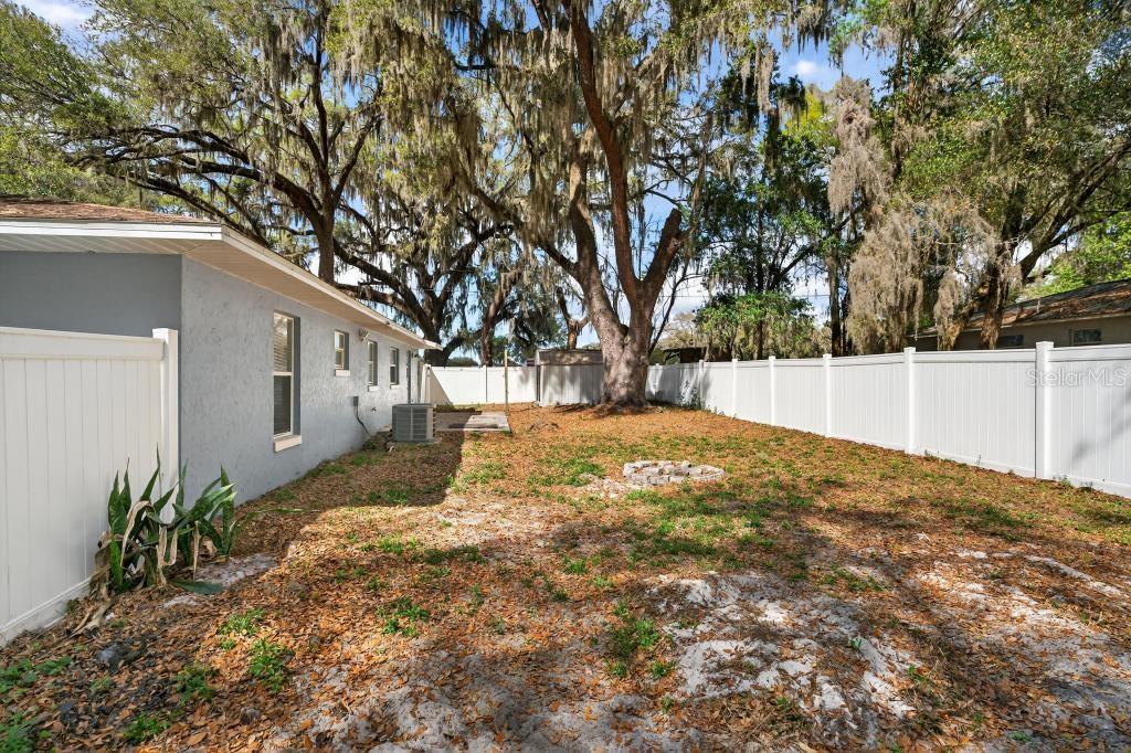 Image 33 of 37 For 42210 Lakeview Drive