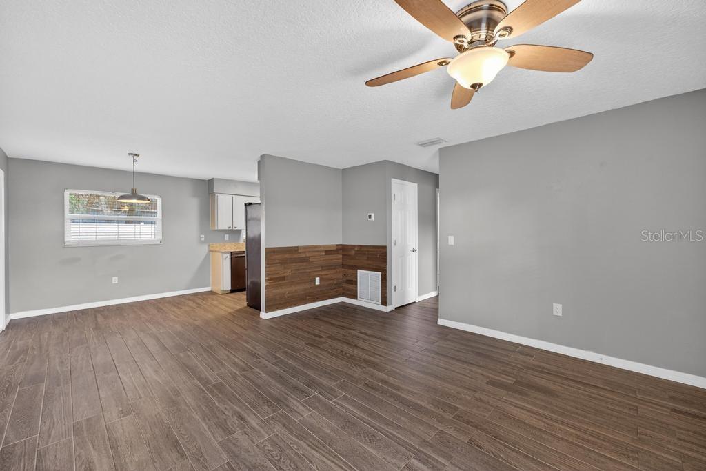 Image 5 of 37 For 42210 Lakeview Drive