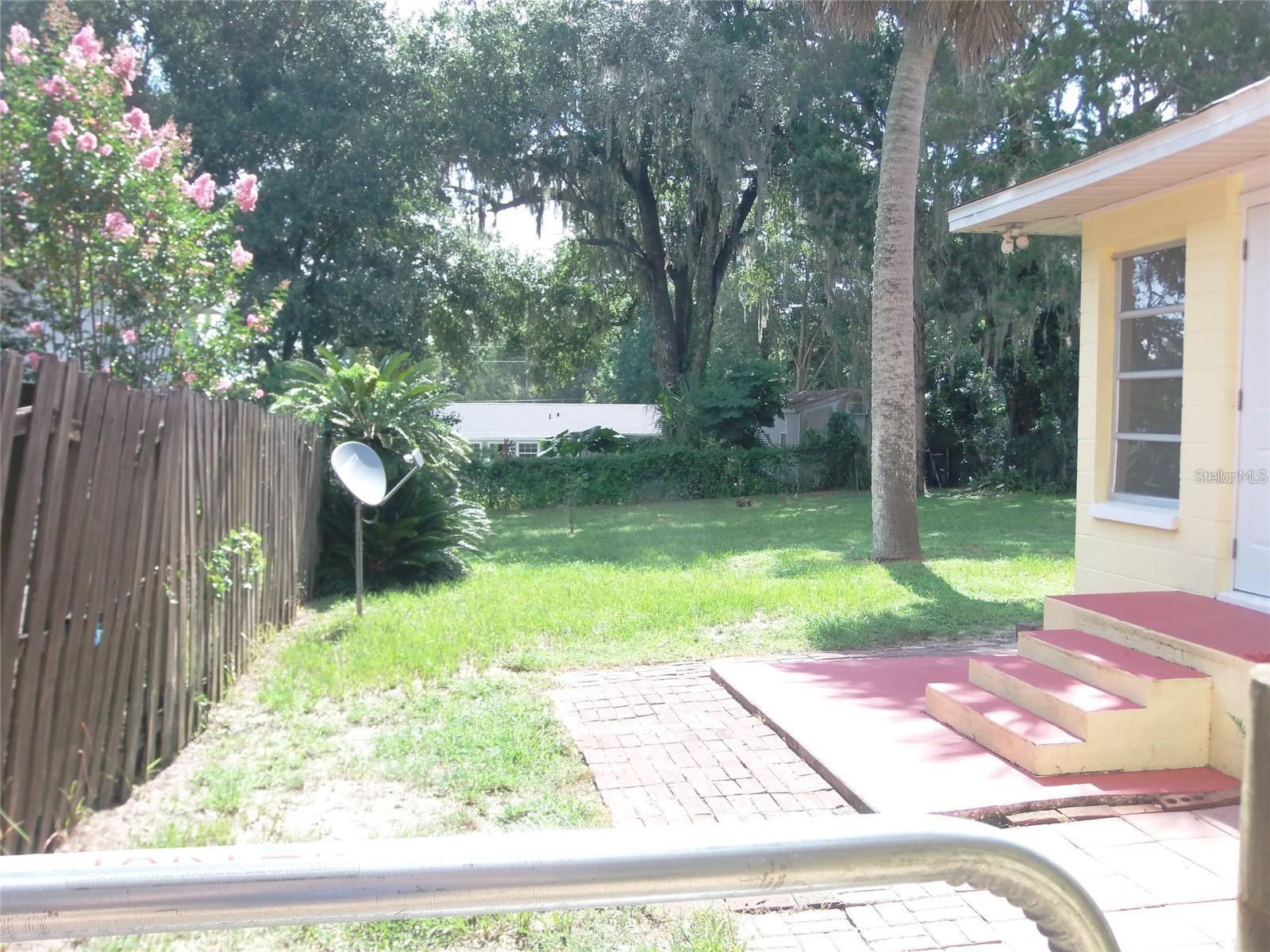 Image 15 of 40 For 320 Rhodes Street