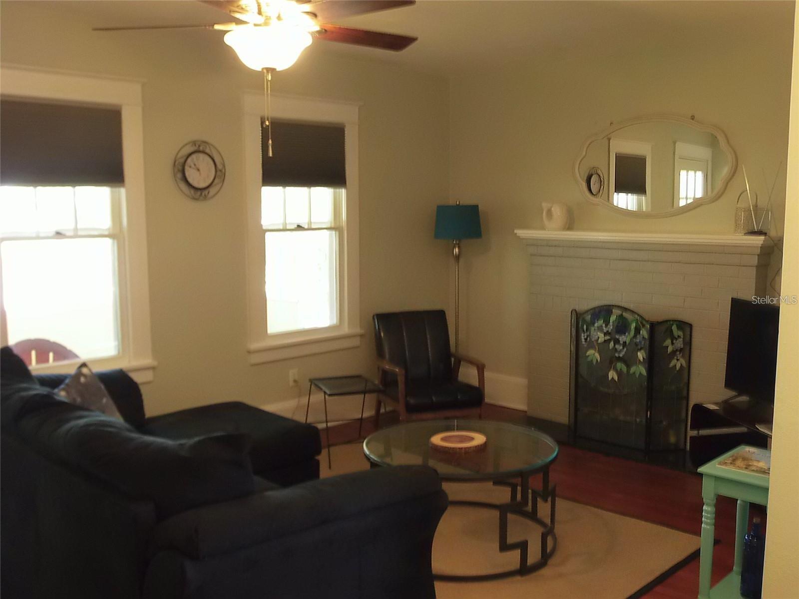 Image 28 of 40 For 320 Rhodes Street