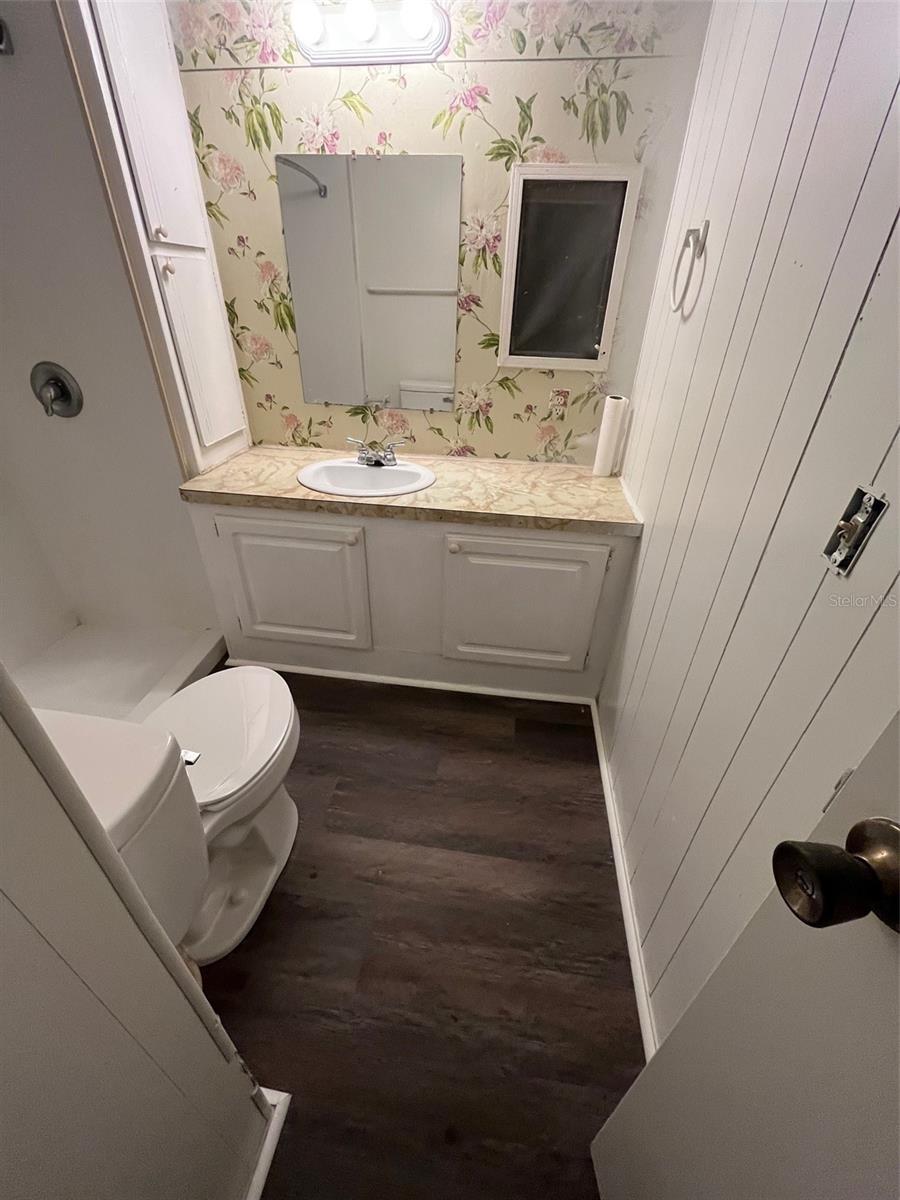 Image 13 of 16 For 816 Beechwood Avenue