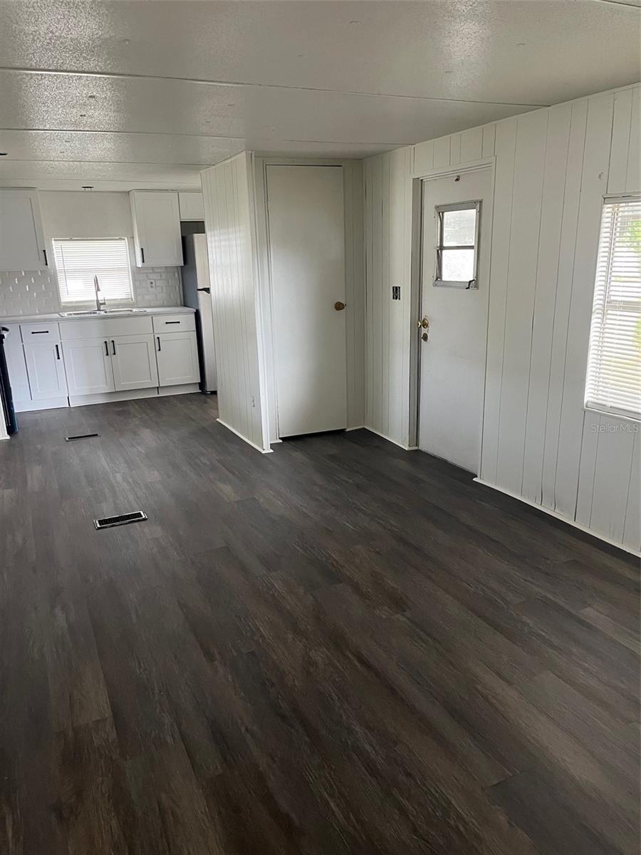 Image 5 of 16 For 816 Beechwood Avenue