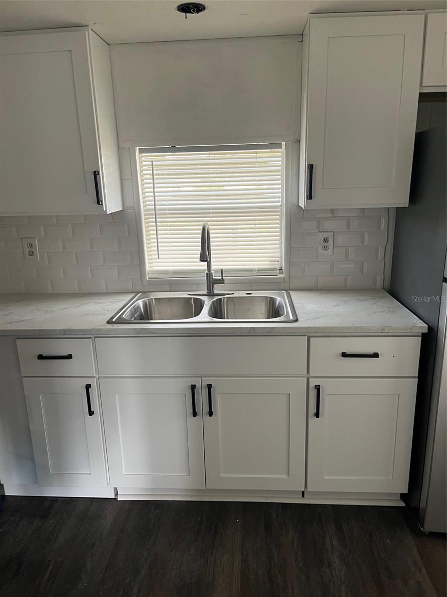 Image 7 of 16 For 816 Beechwood Avenue