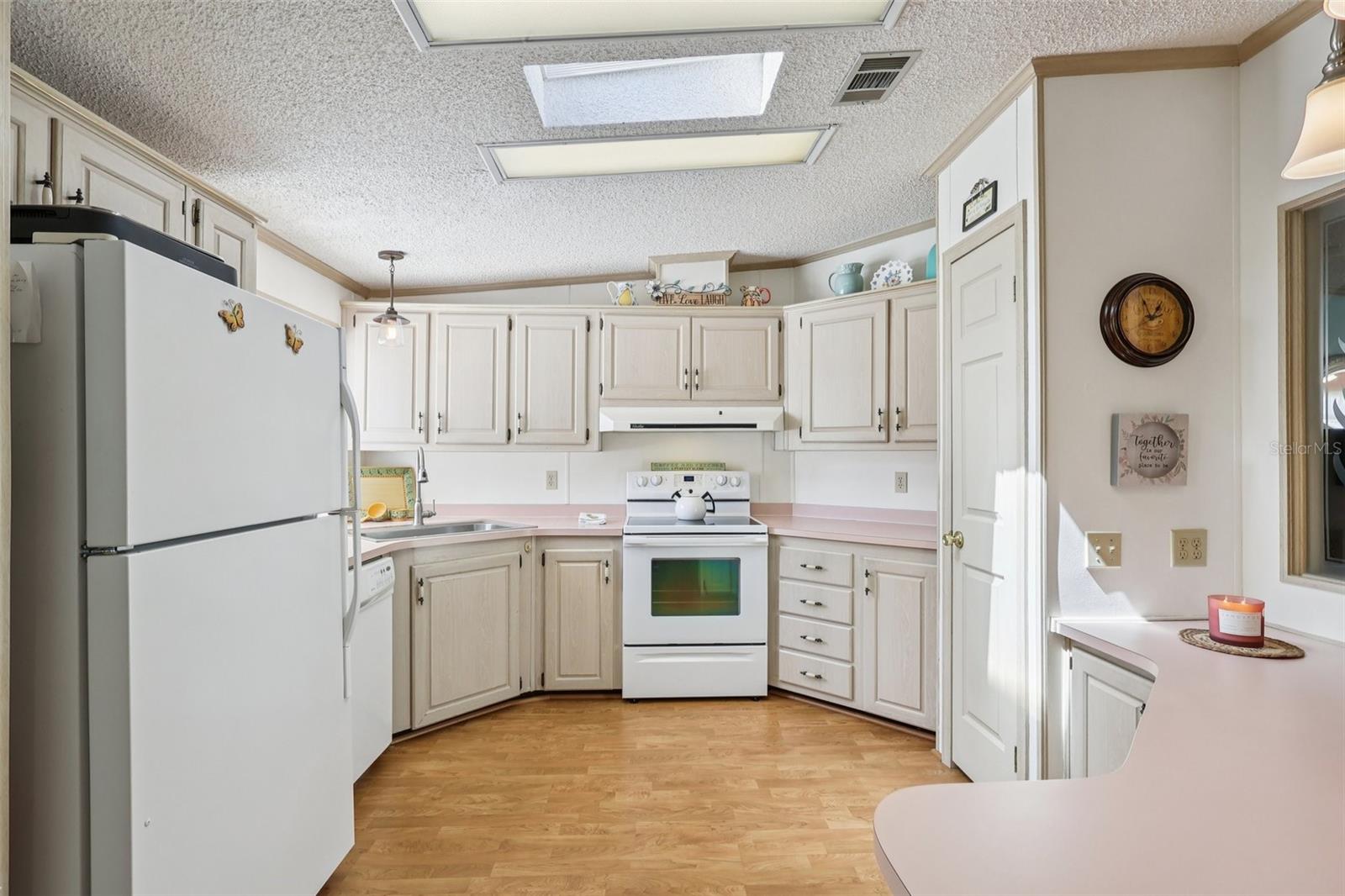 Image 19 of 58 For 25736 Oak Alley