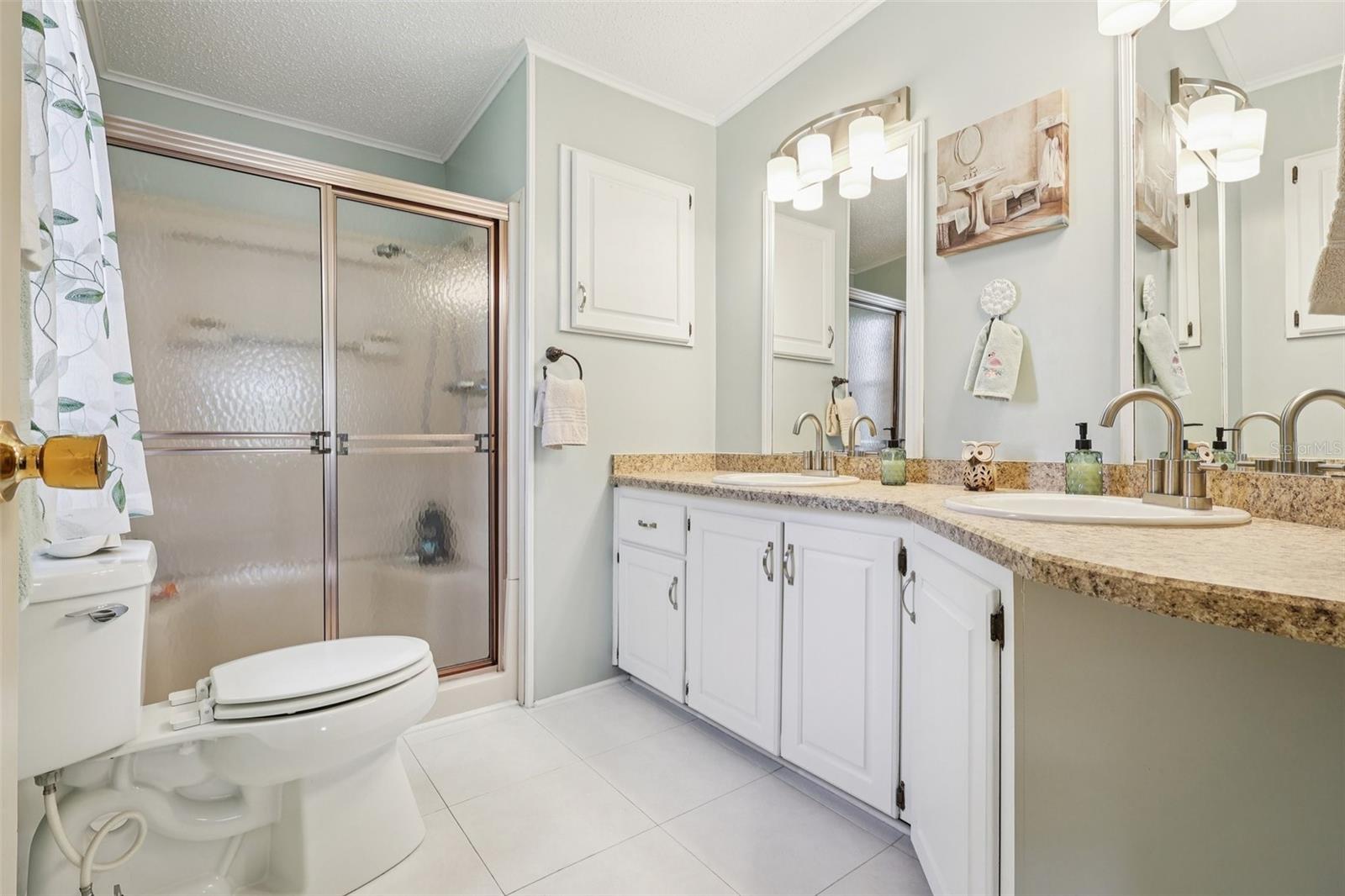 Image 26 of 58 For 25736 Oak Alley