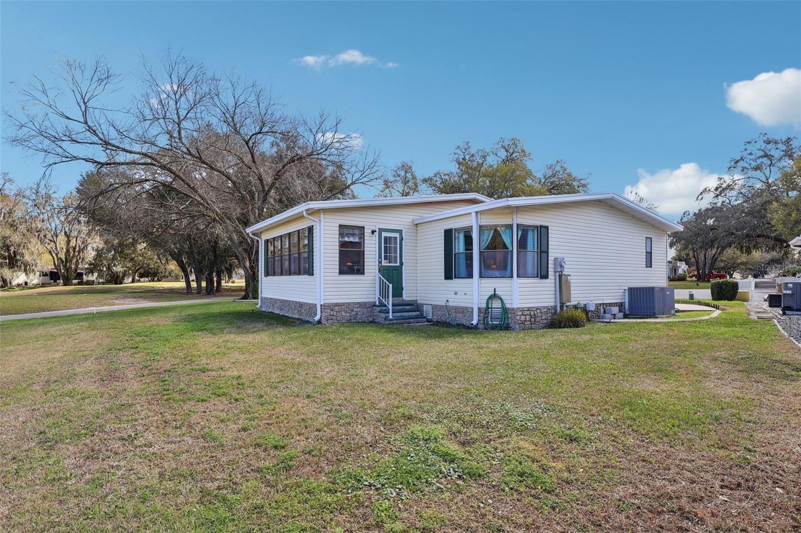 Image 34 of 58 For 25736 Oak Alley