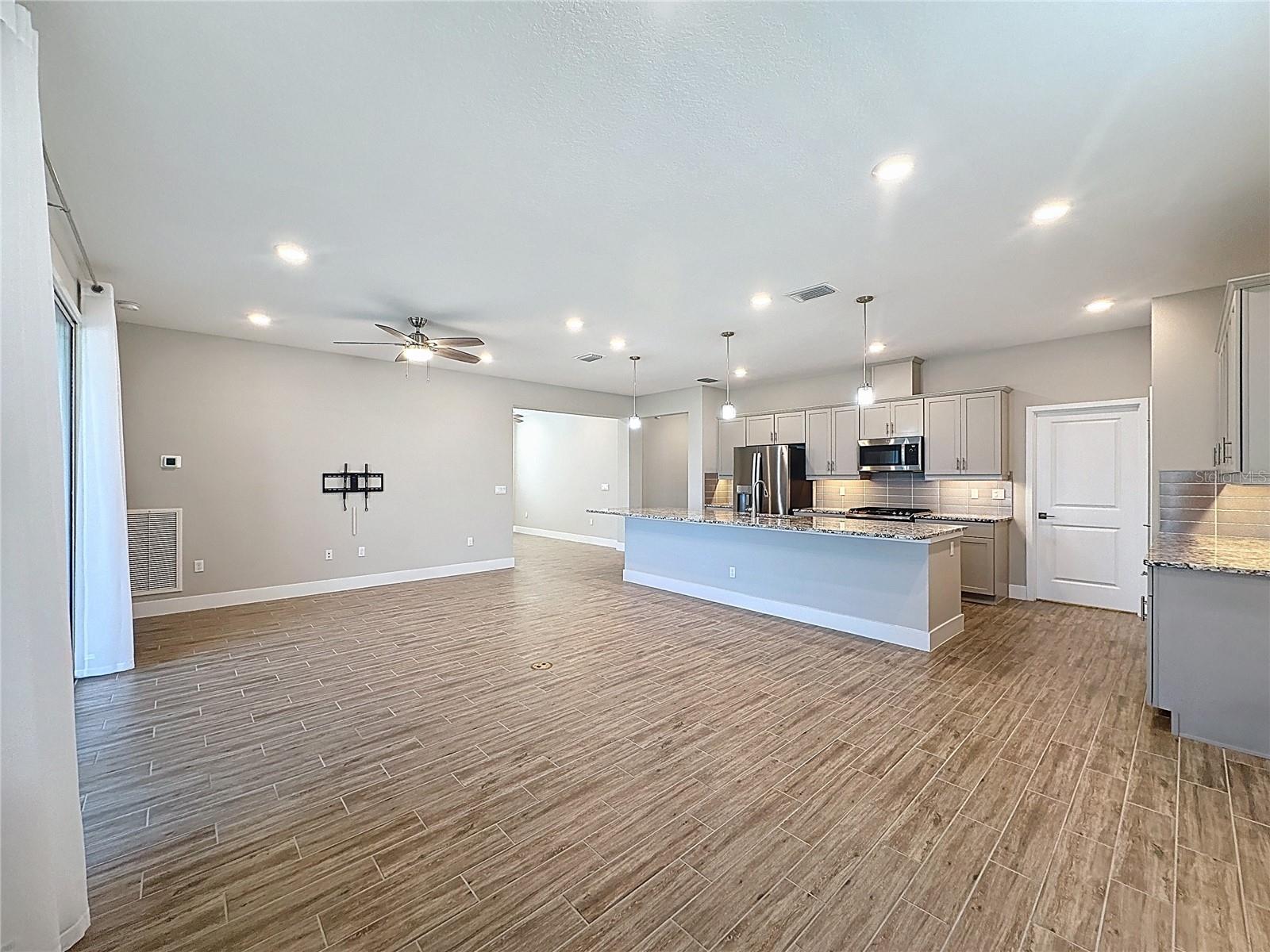 Image 10 of 77 For 651 Conservation Boulevard