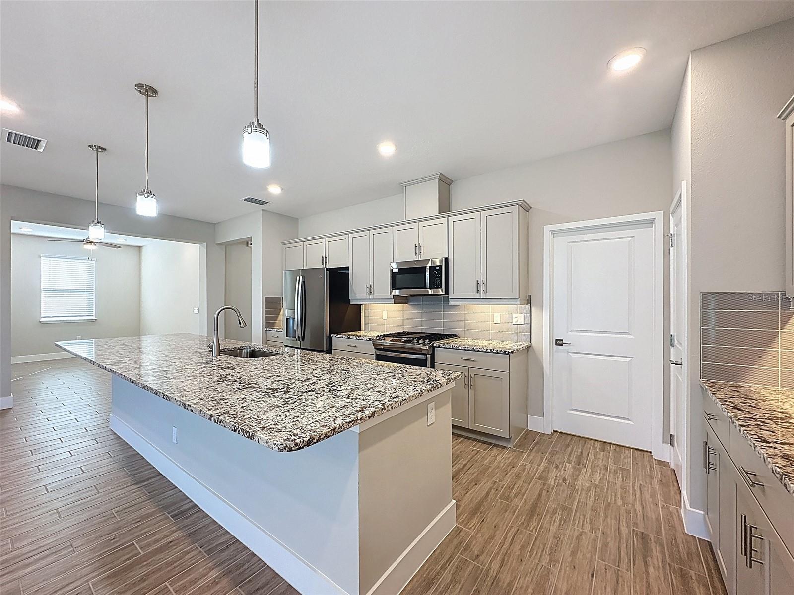 Image 11 of 77 For 651 Conservation Boulevard