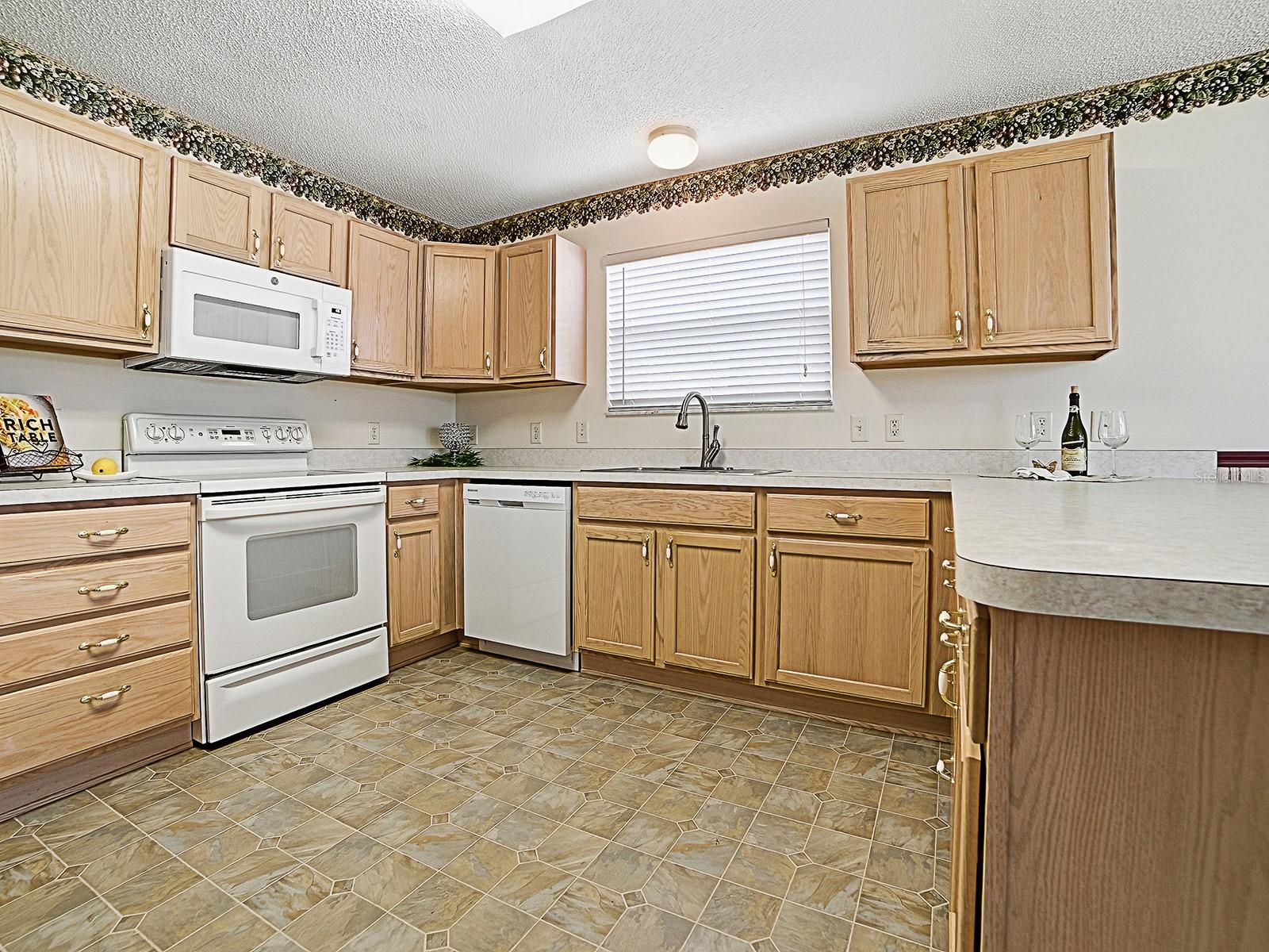 Image 10 of 34 For 16865 93rd Cuthbert Circle