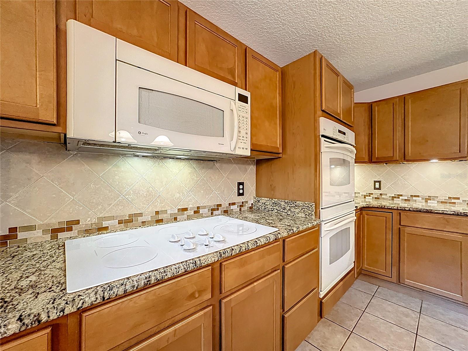 Image 15 of 43 For 313 Azores Place