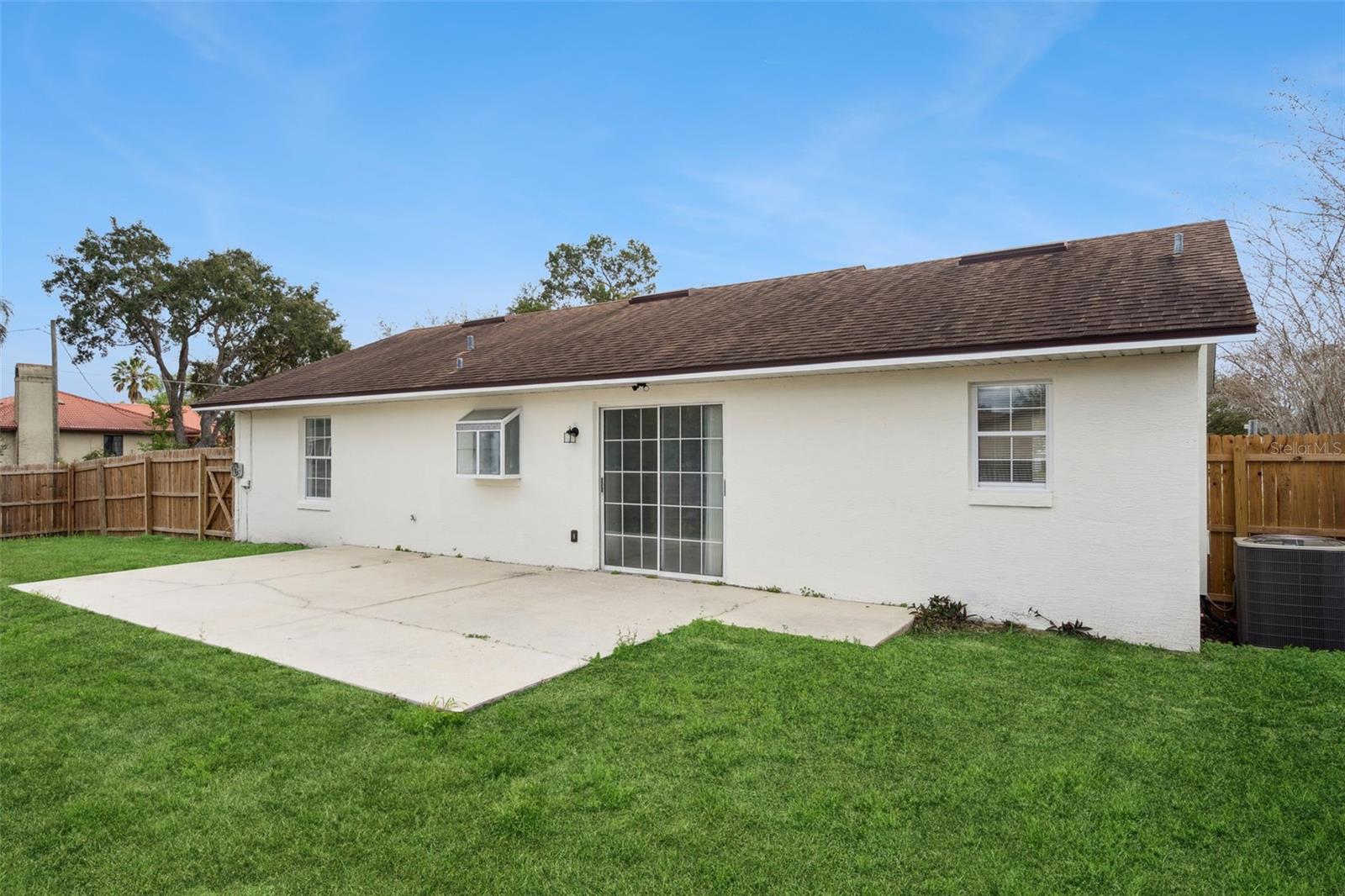 Image 23 of 24 For 11045 Pine Street