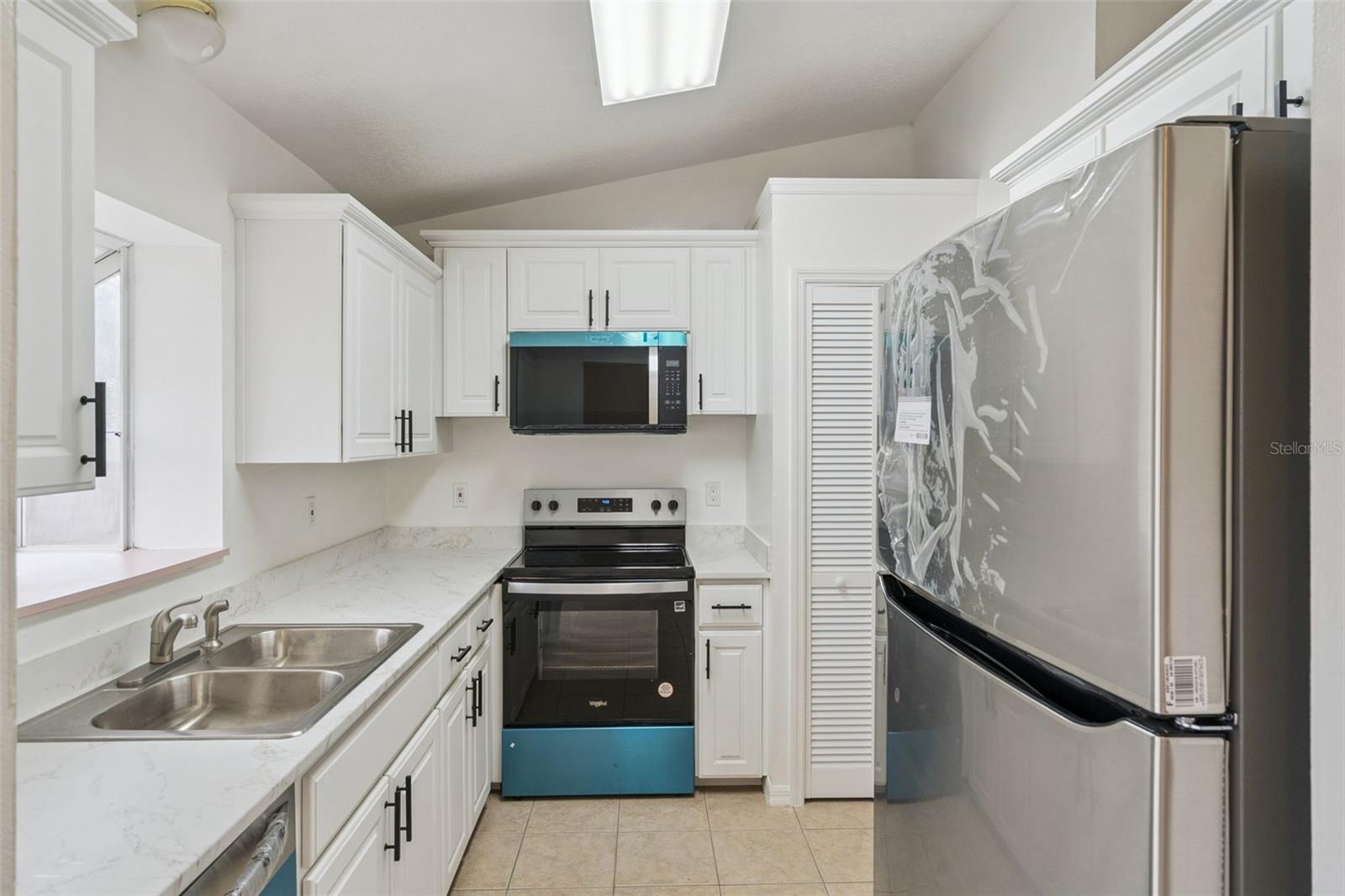 Image 9 of 24 For 11045 Pine Street