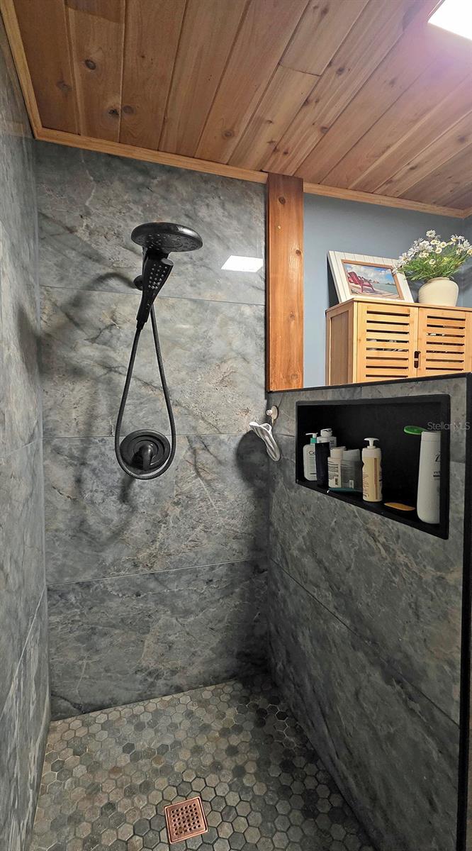 Image 17 of 27 For 6503 Lonnie Lee Lane