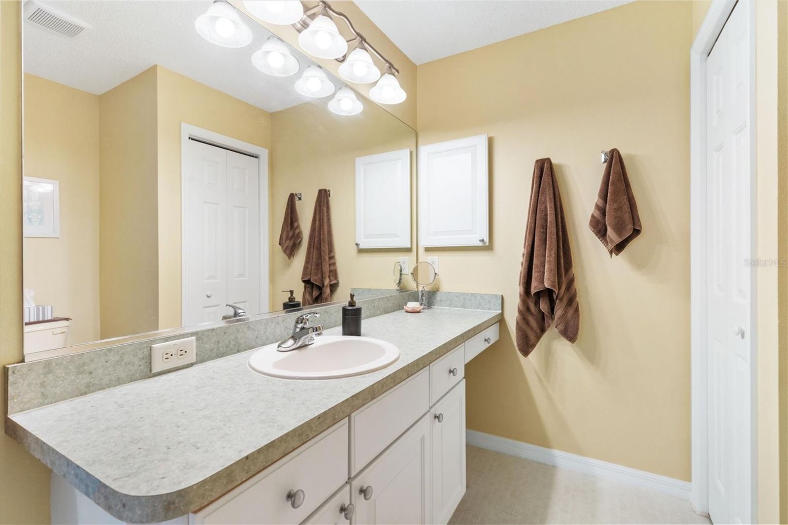 Image 17 of 30 For 9211 179th Osage Place