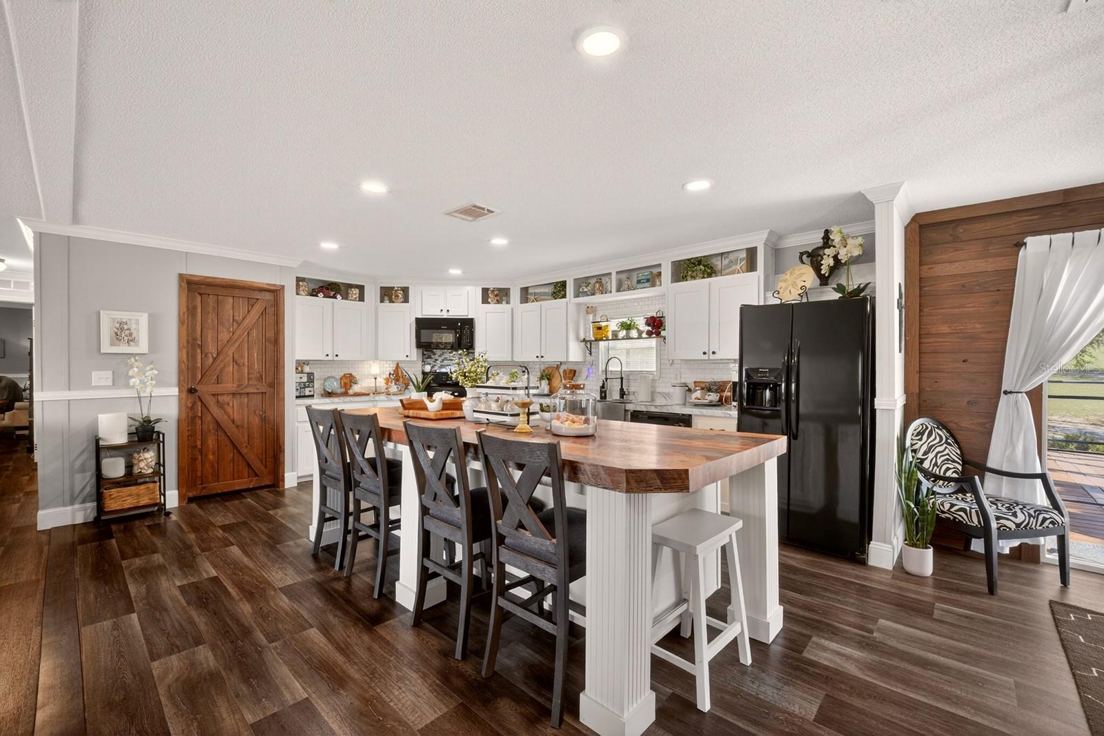 Image 11 of 60 For 8013 Sergeant Pepper Dr