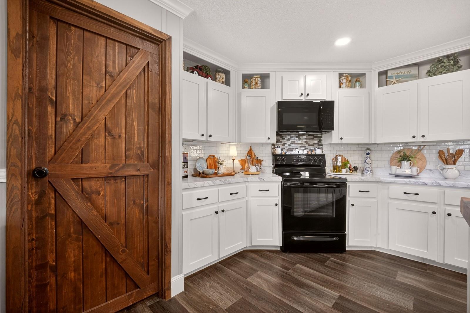 Image 15 of 60 For 8013 Sergeant Pepper Dr