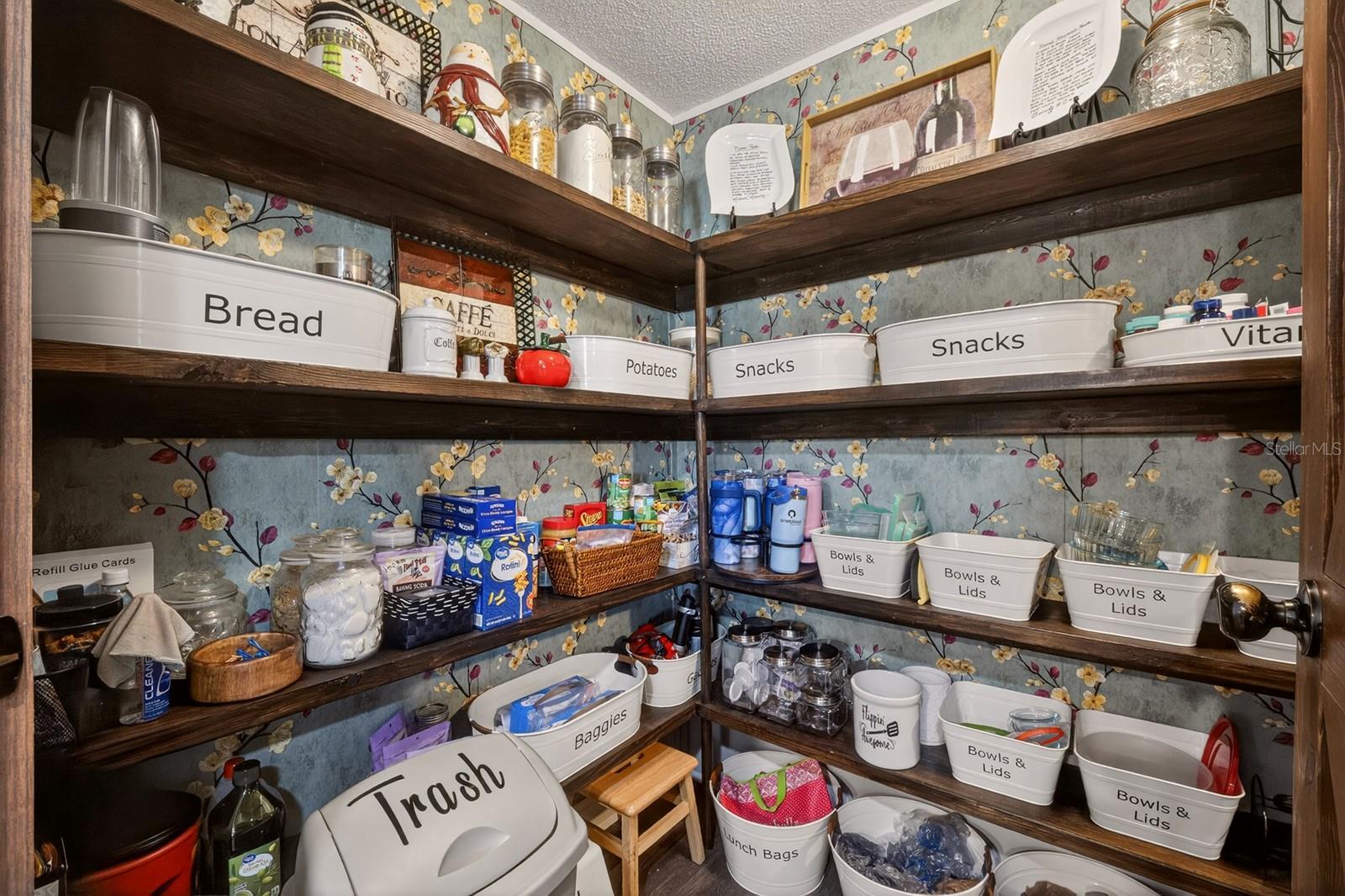 Image 16 of 60 For 8013 Sergeant Pepper Dr