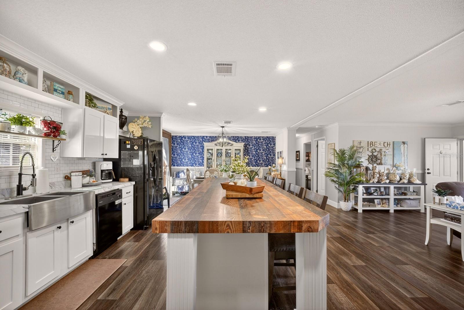 Image 18 of 60 For 8013 Sergeant Pepper Dr